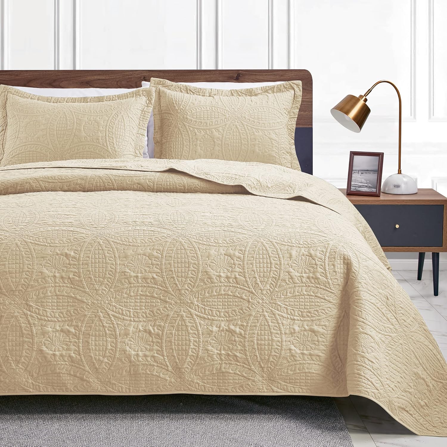 Love's cabin King Size Quilt Set Camel Bedspreads - Soft Bed Fall Quilt Lightweight Microfiber - Modern Style Coin Pattern Coverlet for All Season - 3 Piece (1 Quilt, 2 Pillow Shams) King (106"x96") Coin Pattern Camel