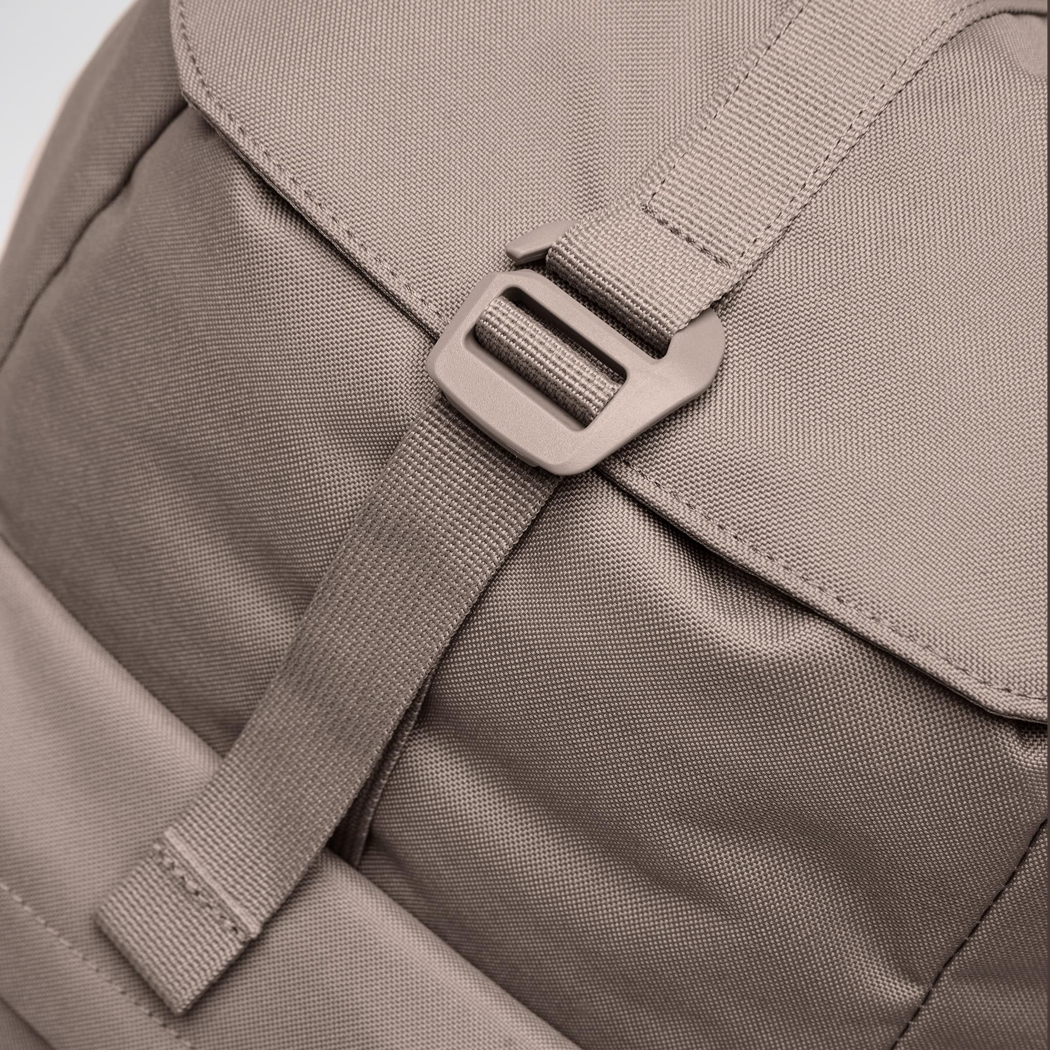 GOT BAG Rucksack Flap Pack | Daypack mit 16" Laptopfach | Laptoprucksack wasserabweisend für Arbeit, Reise