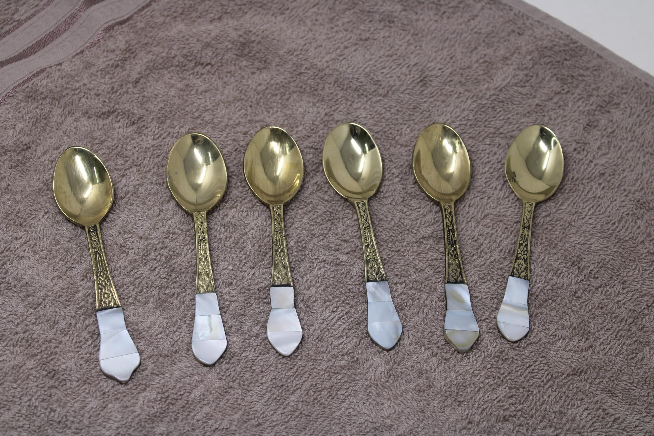 Luxury Teaspoons Antique Brass & Mother of Pearl Inlaid Spoon Set, Gorgeous Small Spoons, Mixing Sugar Spoon, Dessert Spoons,Tea spoon Set, Brass Tableware Sugar Spoon Tea Spoon (Set Of 6)