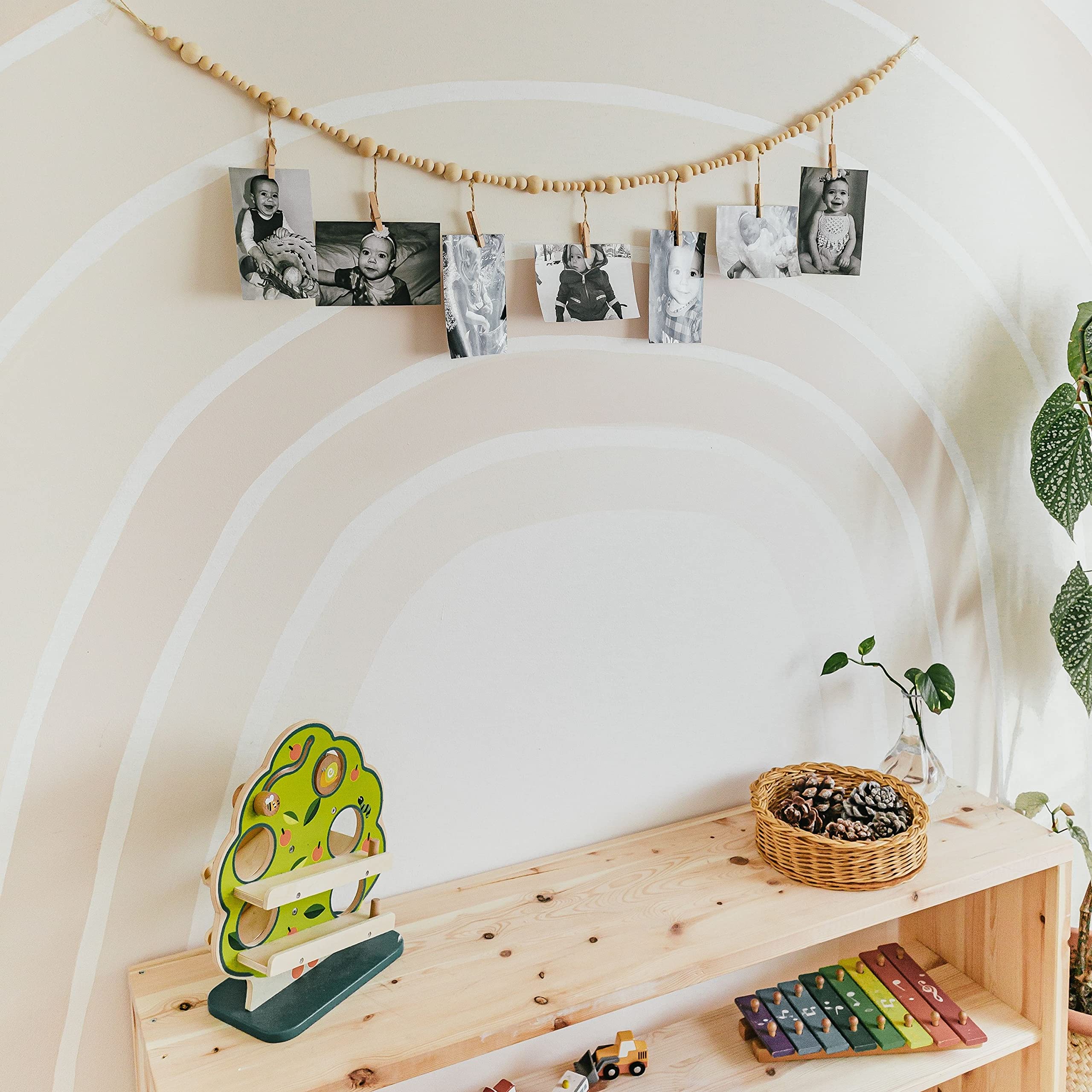 Sageinthyme Ghirlanda in legno con perline da 1,2 m con mollette per bucato, decorazione rustica, country, naturale, ghirlanda boho, decorazioni da parete