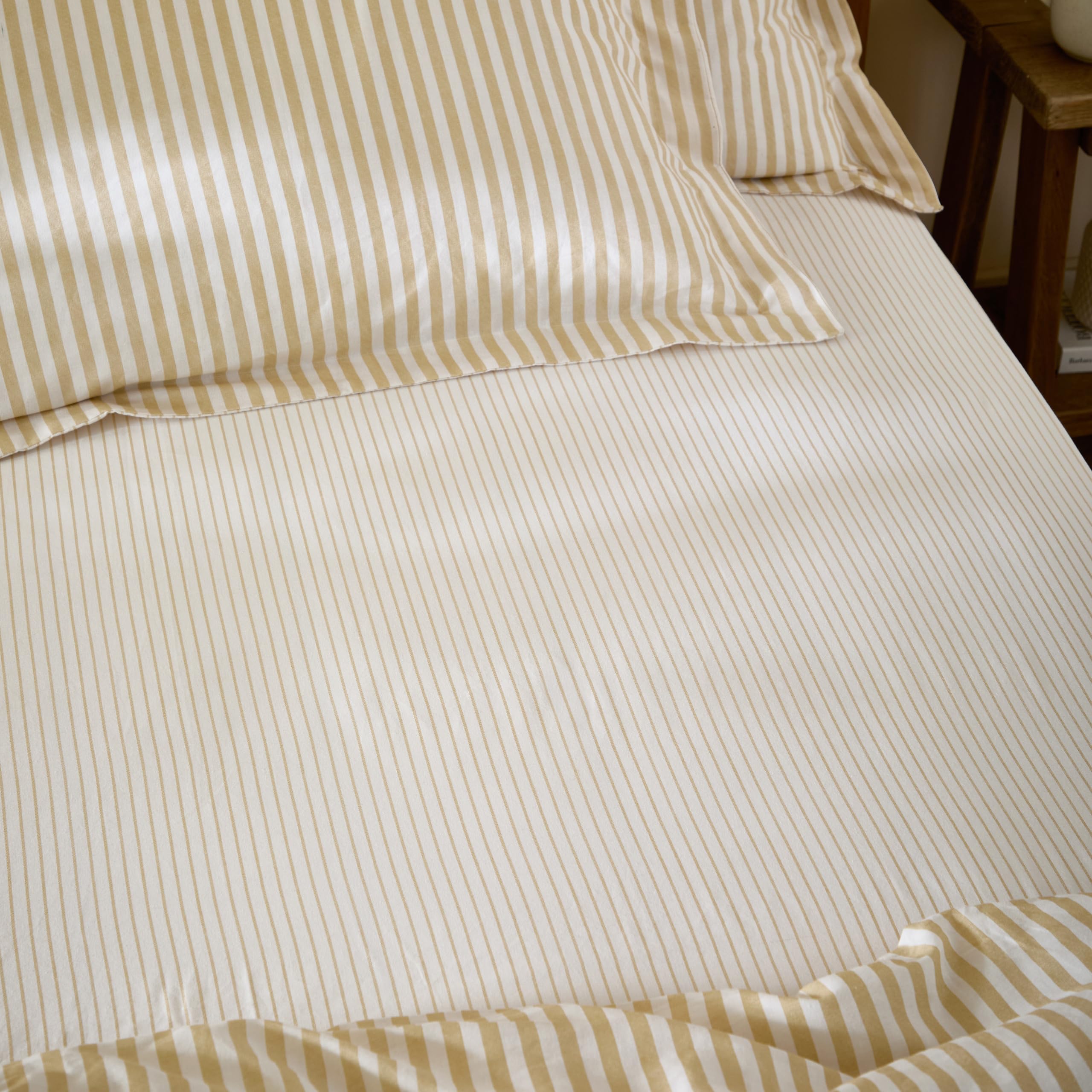 Yard Hebden Narrow Stripe Fitted Sheet – Ultra Soft 100% Cotton Striped Bed Sheet (Honey Yellow – King UK Standard – 150x200x32cm)