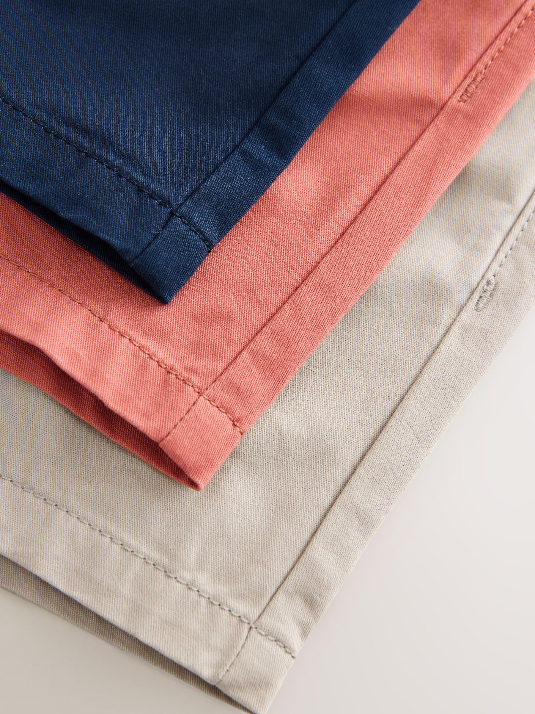 NEXT Niños Pack de 3 Pantalones Cortos sin Cierres de Corte estándar
