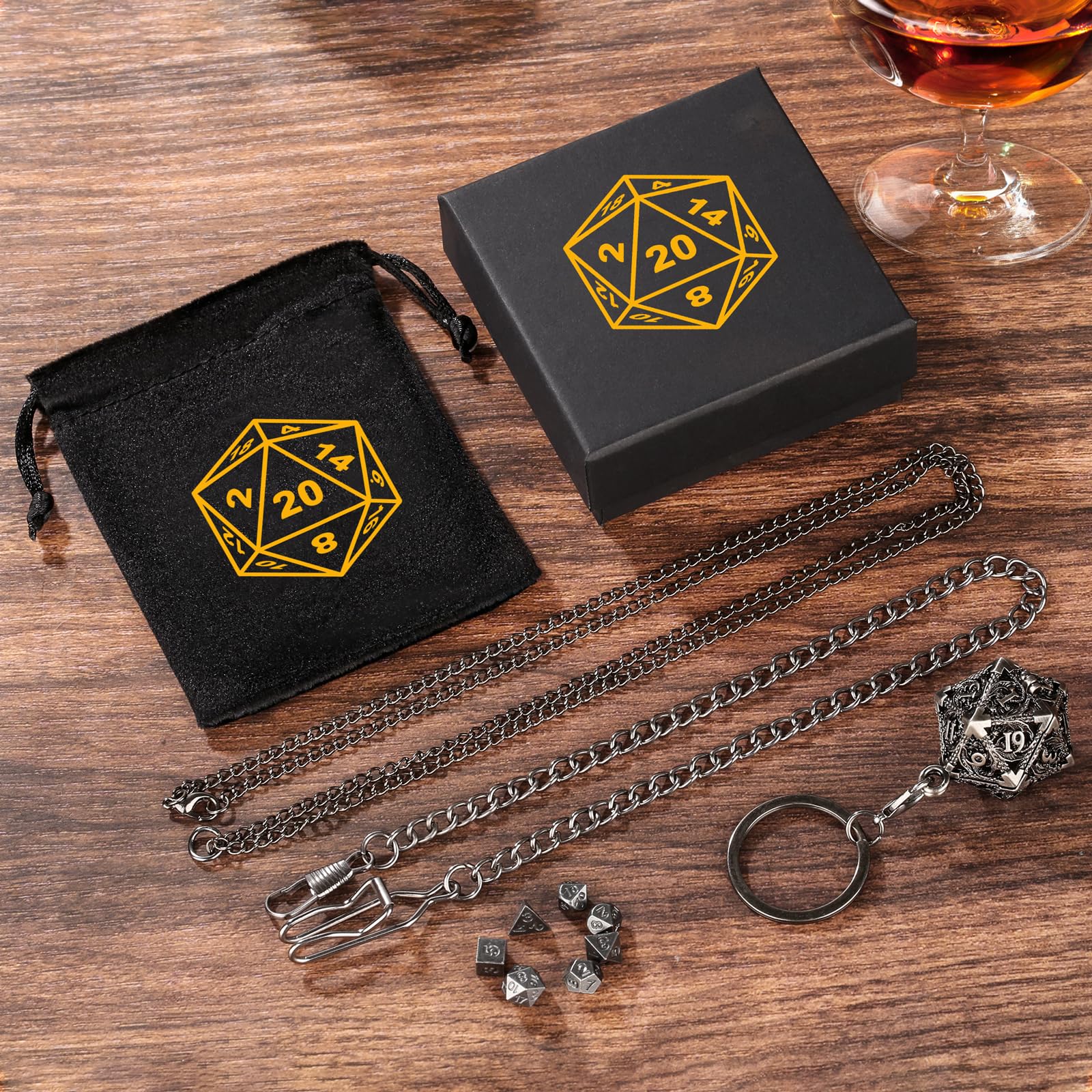 Mini Set di Dadi DND con Portachiavi Portatile, Collana, Catena da Tasca, Gabbia Metallica Vuota D20 Drago, Mini Set Poliédrici in Metallo da 7 Pezzi, Regali D&D con Scatola Regalo, Argento Scuro