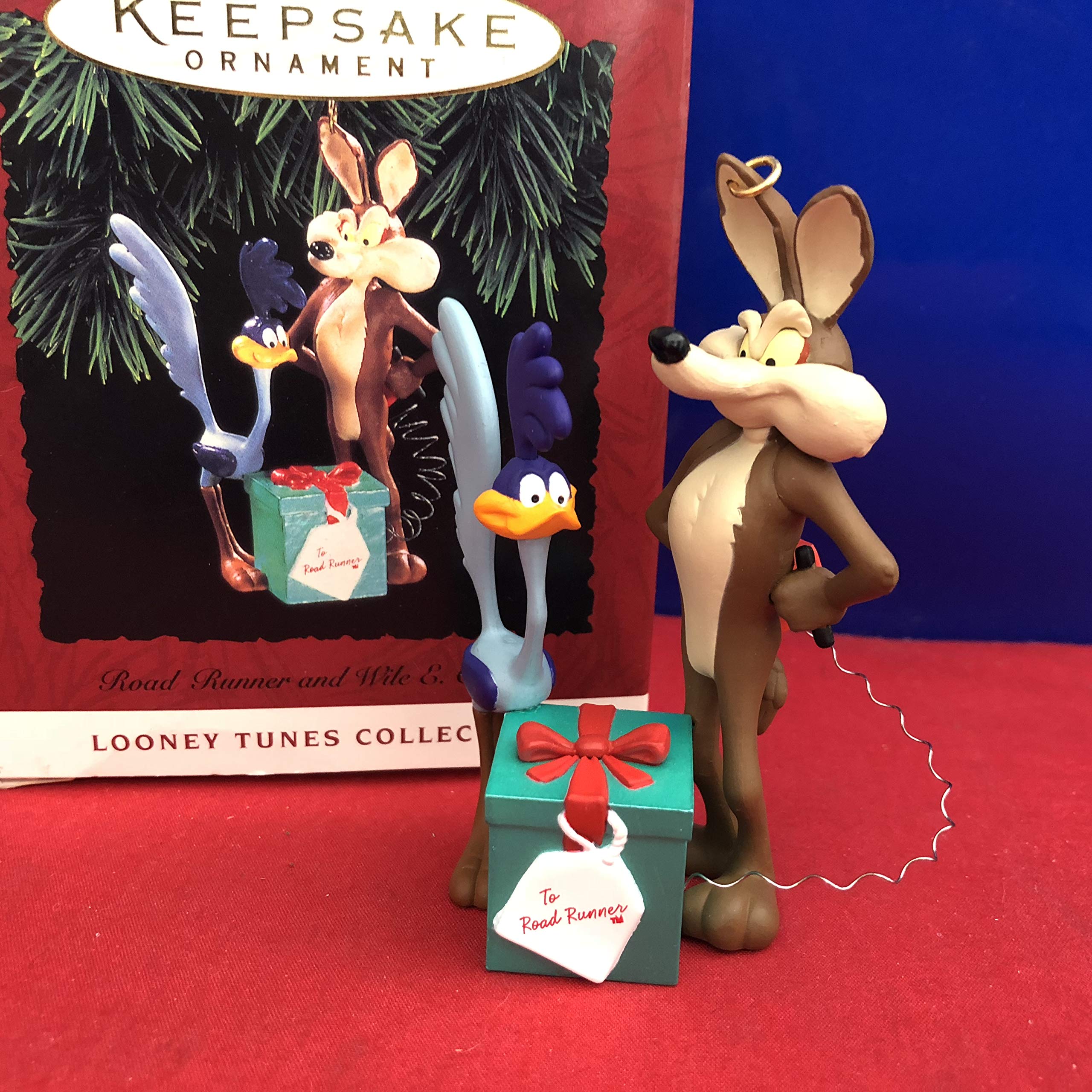 Figurine Coyote dérouleur scotch tape dispenser Roadrunner