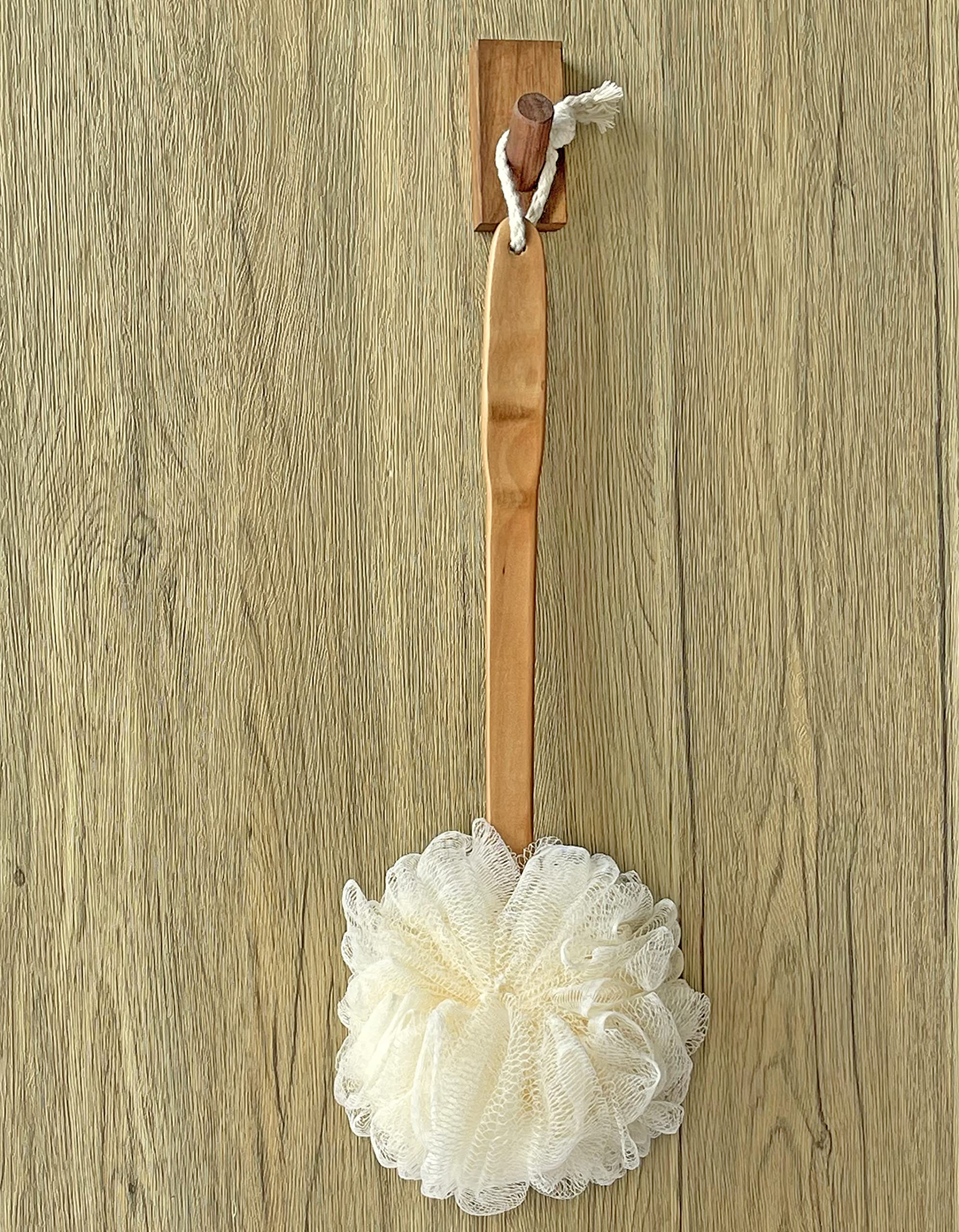 Luffa prysznicowa szczotka do ciała i pleców - złuszczająca szczotka do kąpieli Loofah Luffa na patyku - z długim drewnianym uchwytem szczotka do pleców dla mężczyzn i kobiet - łatwy dostęp do płynu