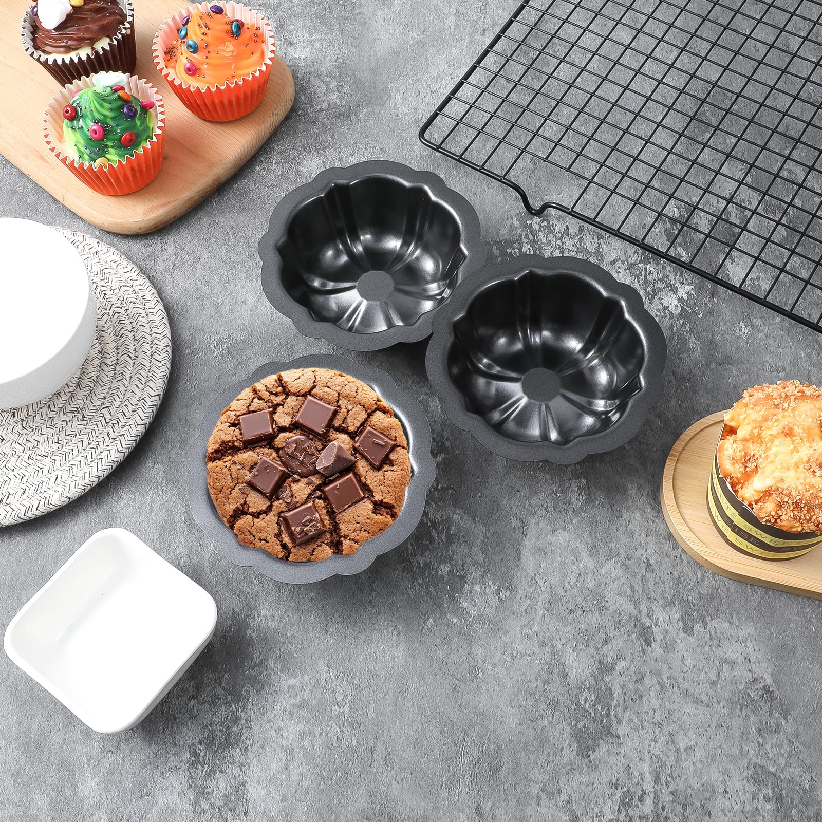 Mini-Kuchenform, geriffelt, 16 Stück, 11,4 cm, schwarz, antihaftbeschichtet, geriffelt, Karbonstahlrohr, Metallrohr, Backform mit Blumenform, für Cupcakes, Brot, Bayern, Brownie