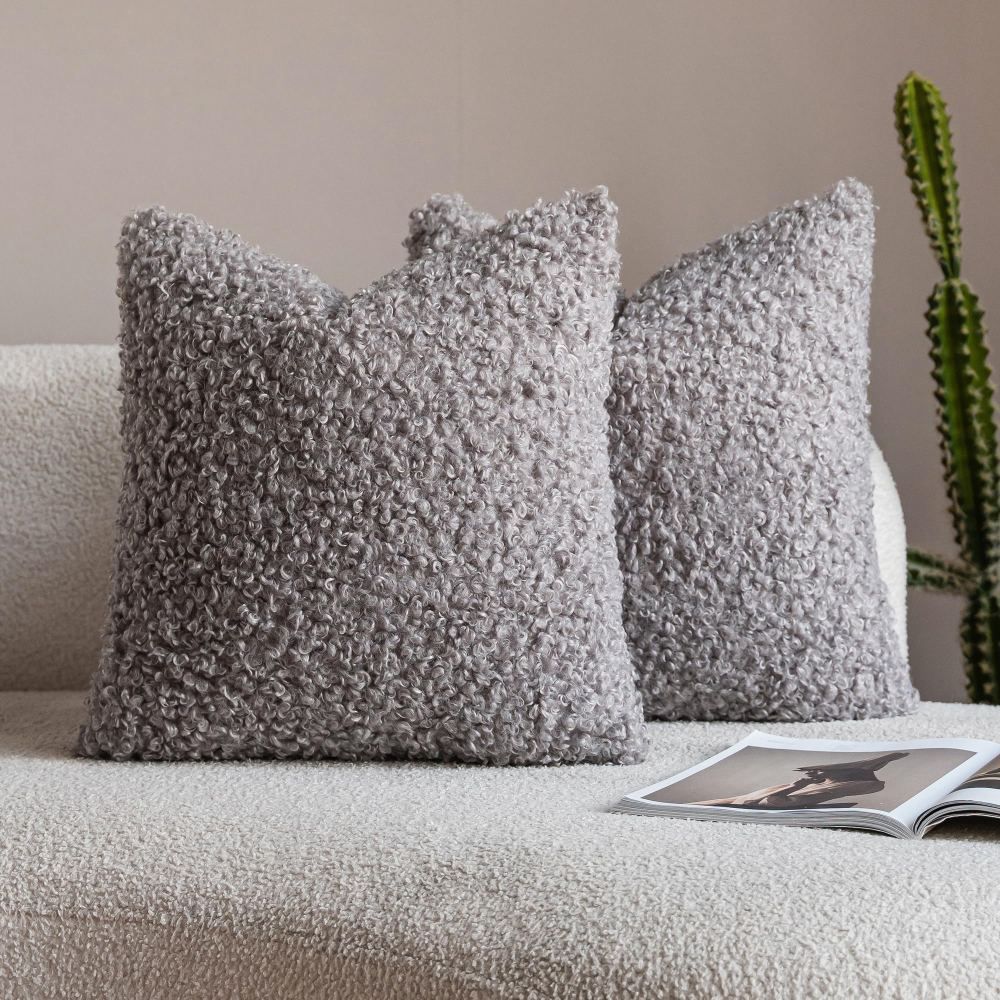 Housses de coussin 60x60 gris clair Neelvin pour rénover et adoucir votre canapé
