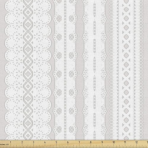 Vista 772 de Lunarable The Yard, tela azul real de The Yard, patrón de cerámica inspirado en el Medio Oriente estilo marroquí, estampado oriental, tela de satén