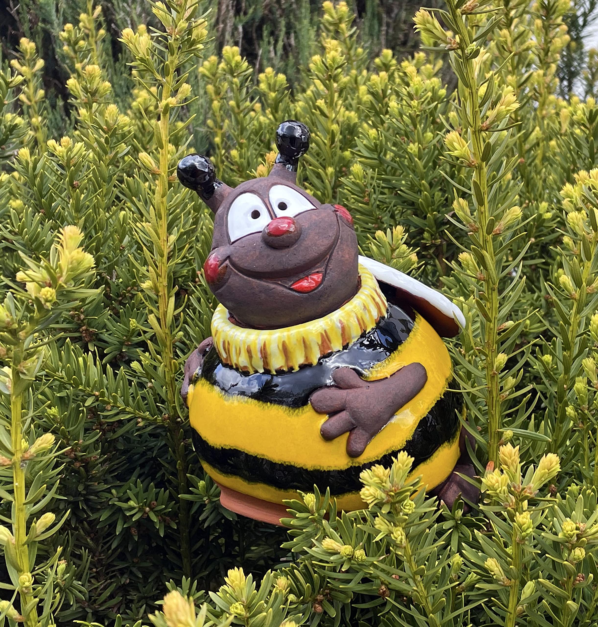 Gartenstecker Keramik Handgefertigt - Gartendeko für Draußen Wetterfest - Garten Deko Keramik - Gartenfiguren & Gartenstatuen - Lustige Hummel