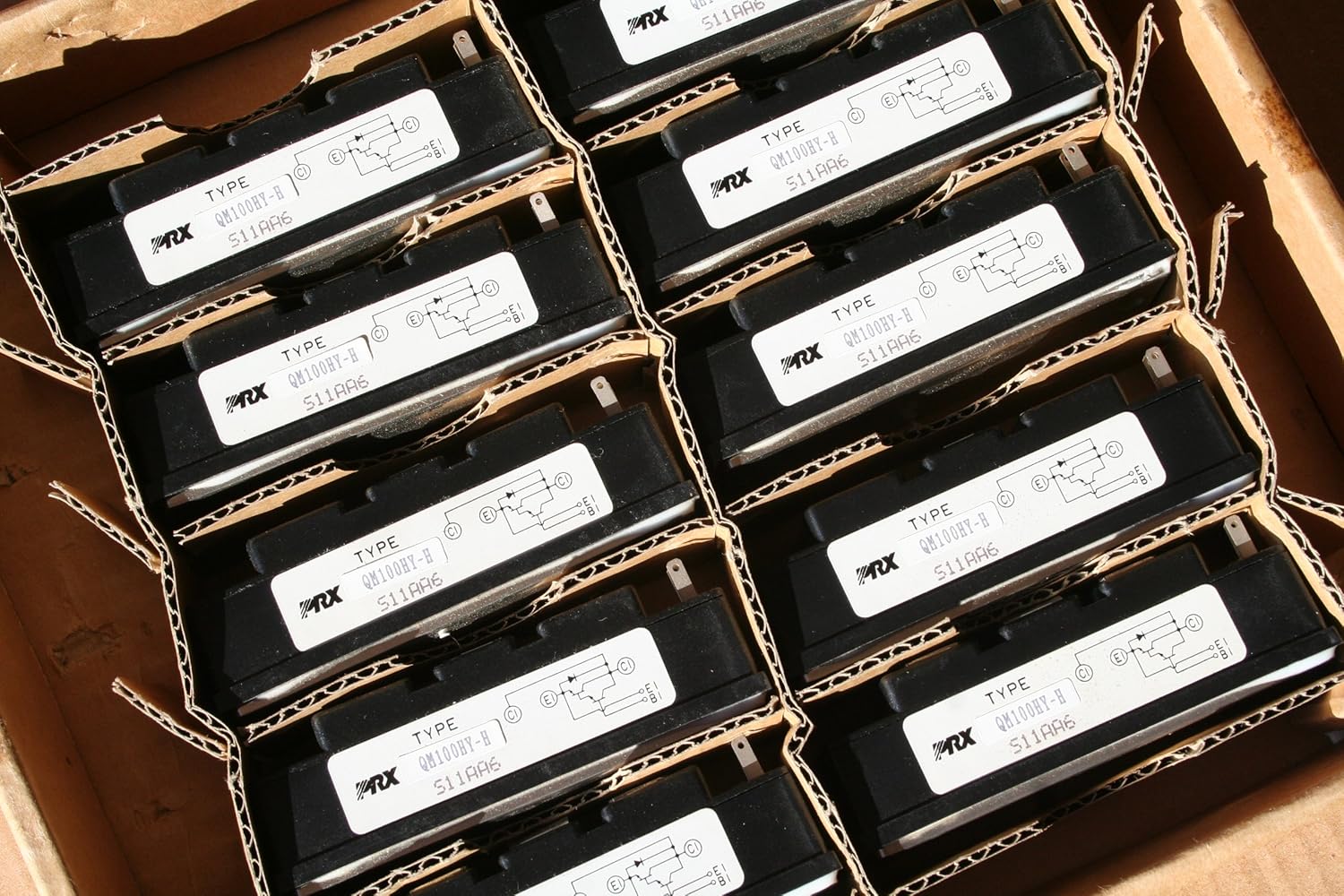 New MITSUBISHI Power Module QM100HY-H QM100HYH