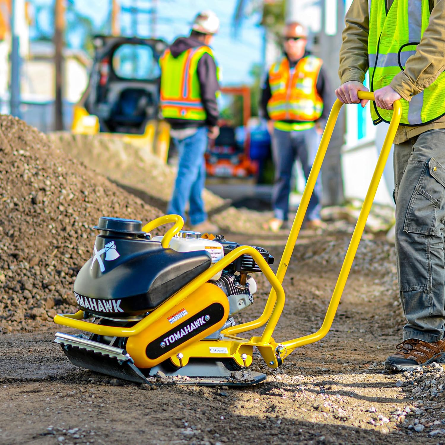 5.5 HP Honda Engine Forward Plate Compactor Walk Behind Vibratory Dirt Asphalt Soil Plate Compactor (Compactor + Wheels + Pad)