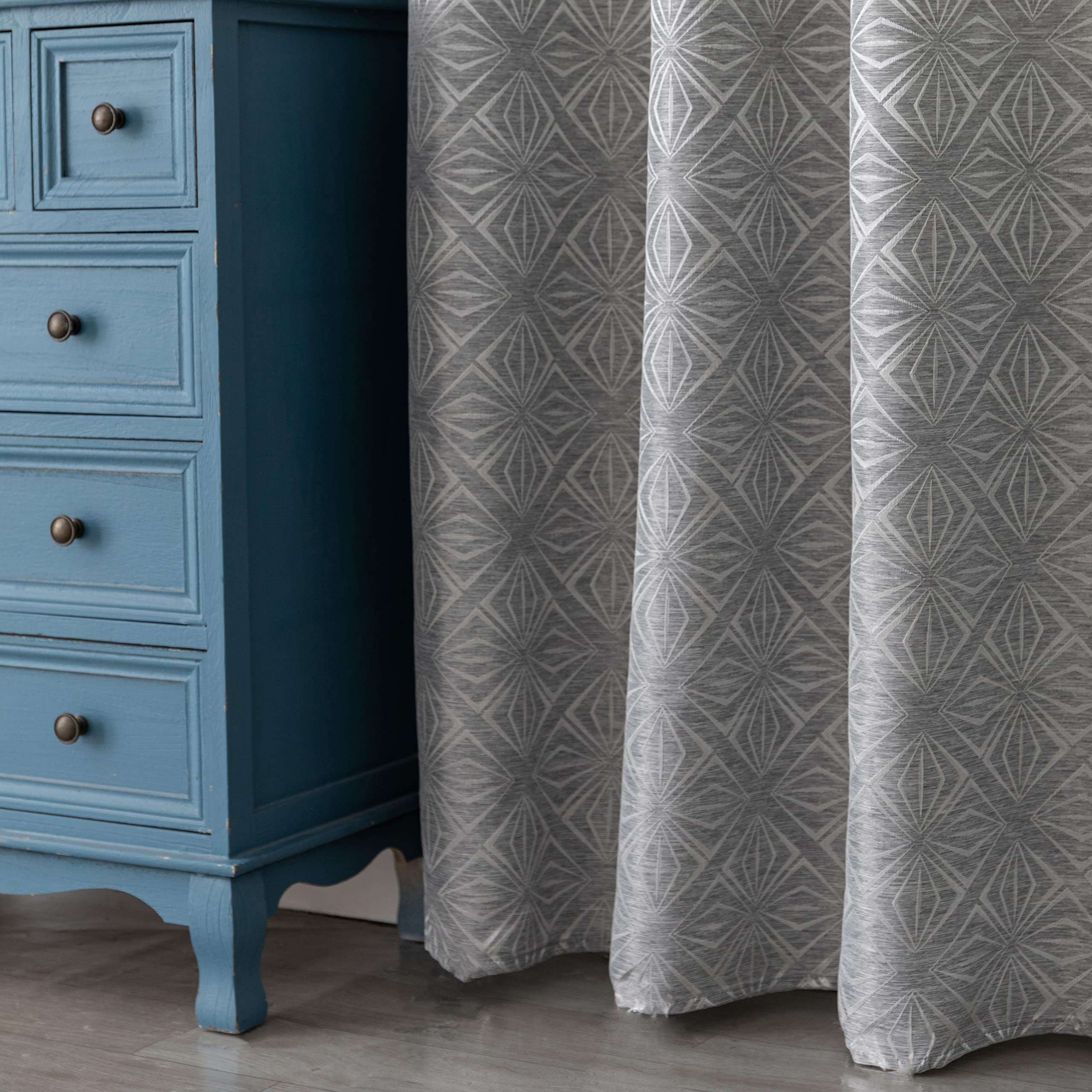 GIRASOLE HOME Coppia Tende Jacquard Semi Oscuranti Fantasia Rombi Tenda Filtrante per Soggiorno Camera e Interni 2 Pannelli con Occhielli (140x235cm, Grigio)