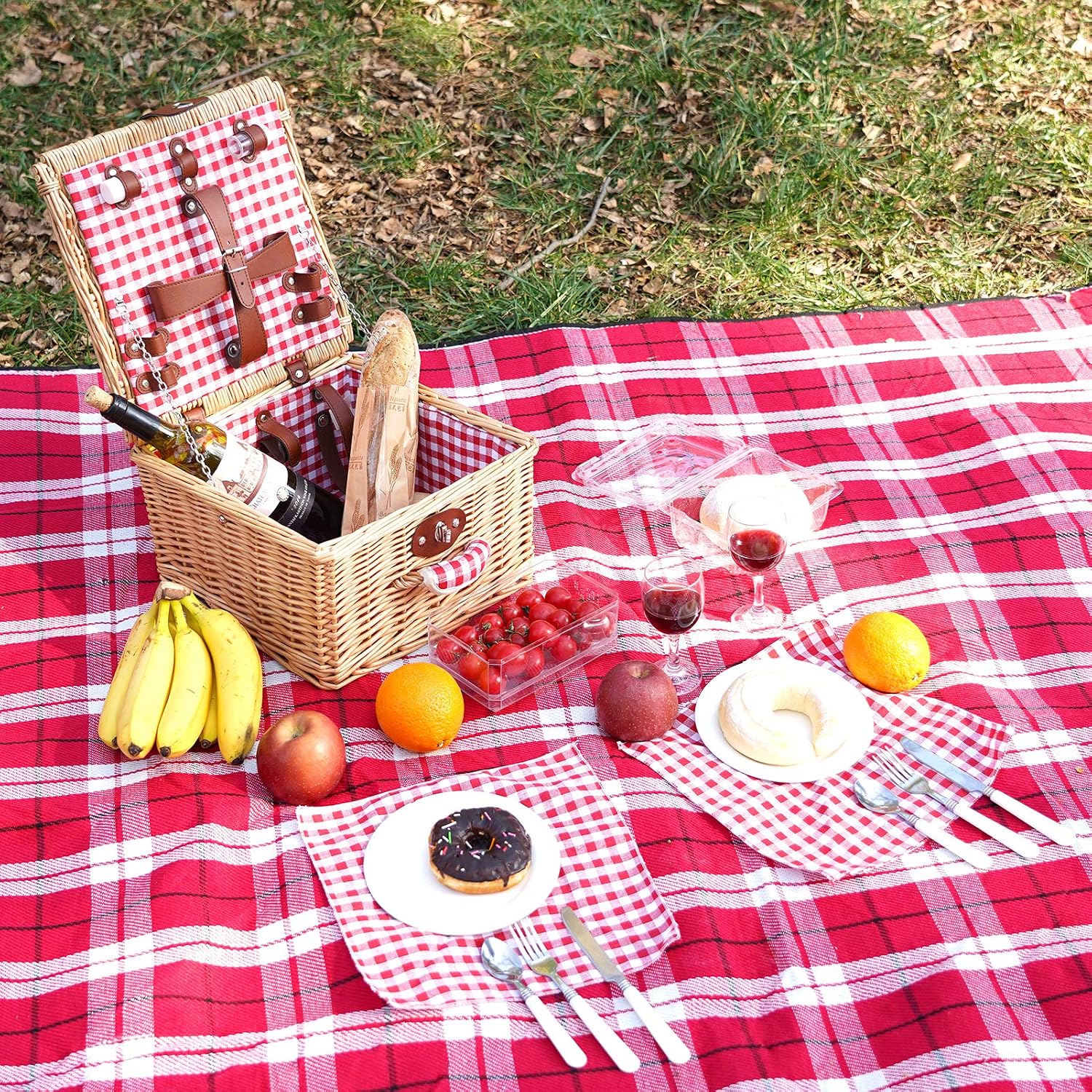 Picnic Basket for 2 Person, Durable Wicker Picnic Hamper Set, Willow Picnic Basket Accessories Plates and Utensils, Perfect Wedding, Anniversary or Birthday Gift (Red Check)
