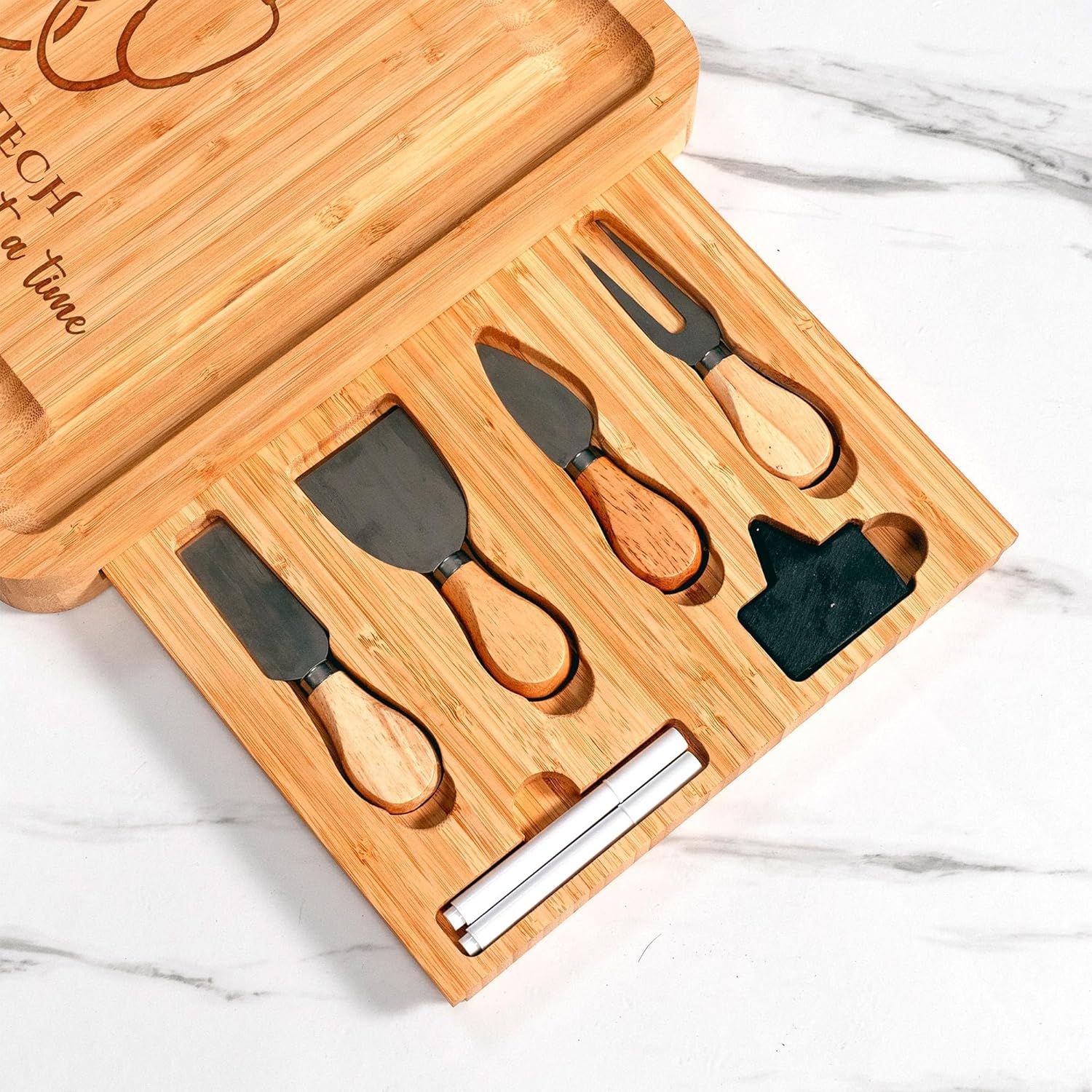 Personalized Veterinary Technician Charcuterie Board, Cheese Board Gift Set for Veterinarian - Veterinary Technician Gifts, Vet Tech Appreciation Gifts