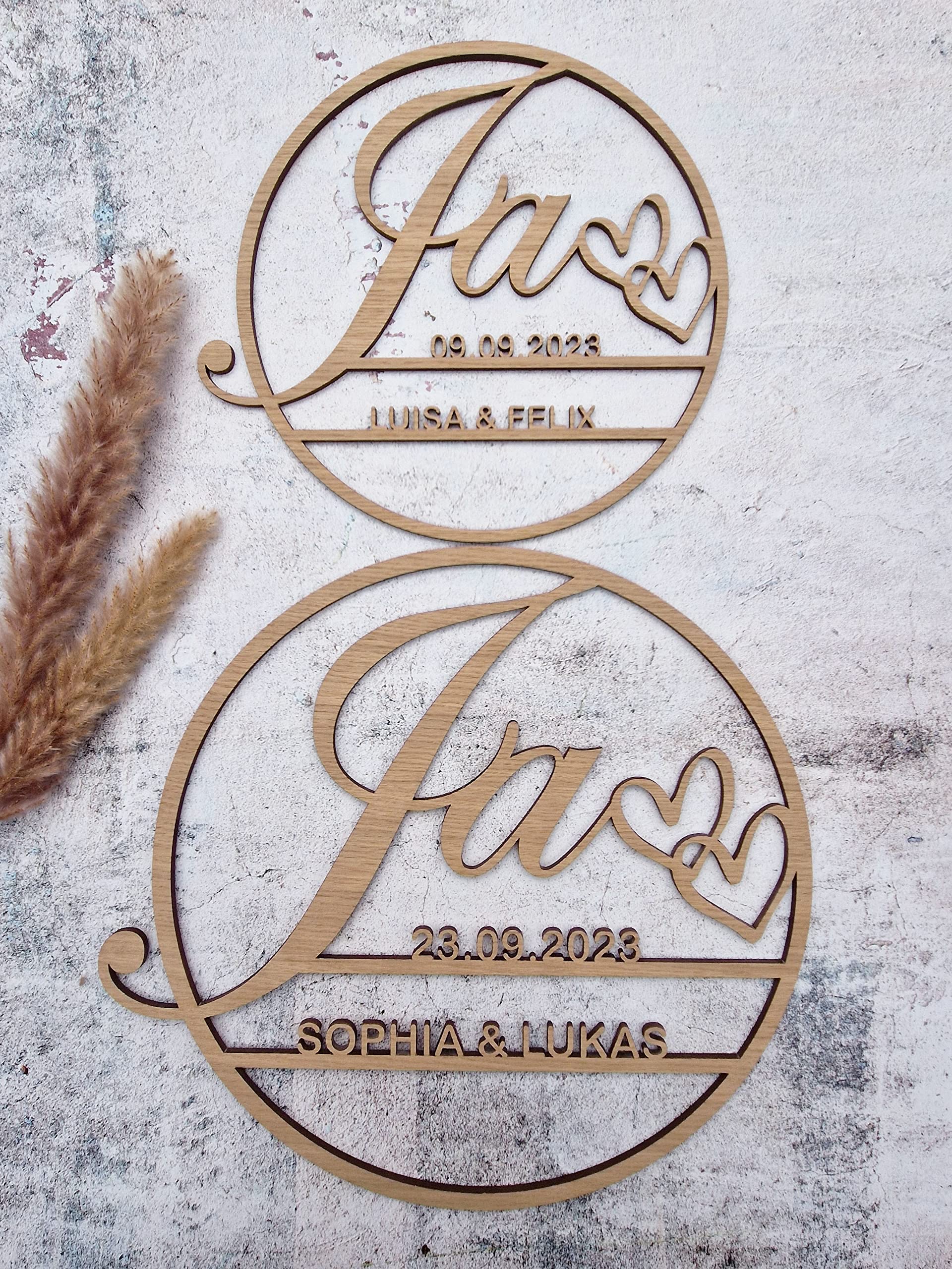 Personalisierter Hochzeitskranz aus Holz | mit Namen & Datum | Hochzeitsgeschenk | Geschenkidee zur Hochzeit | Hochzeitsdeko | Pohmer Design (39 x 36 cm, Eiche furniert)