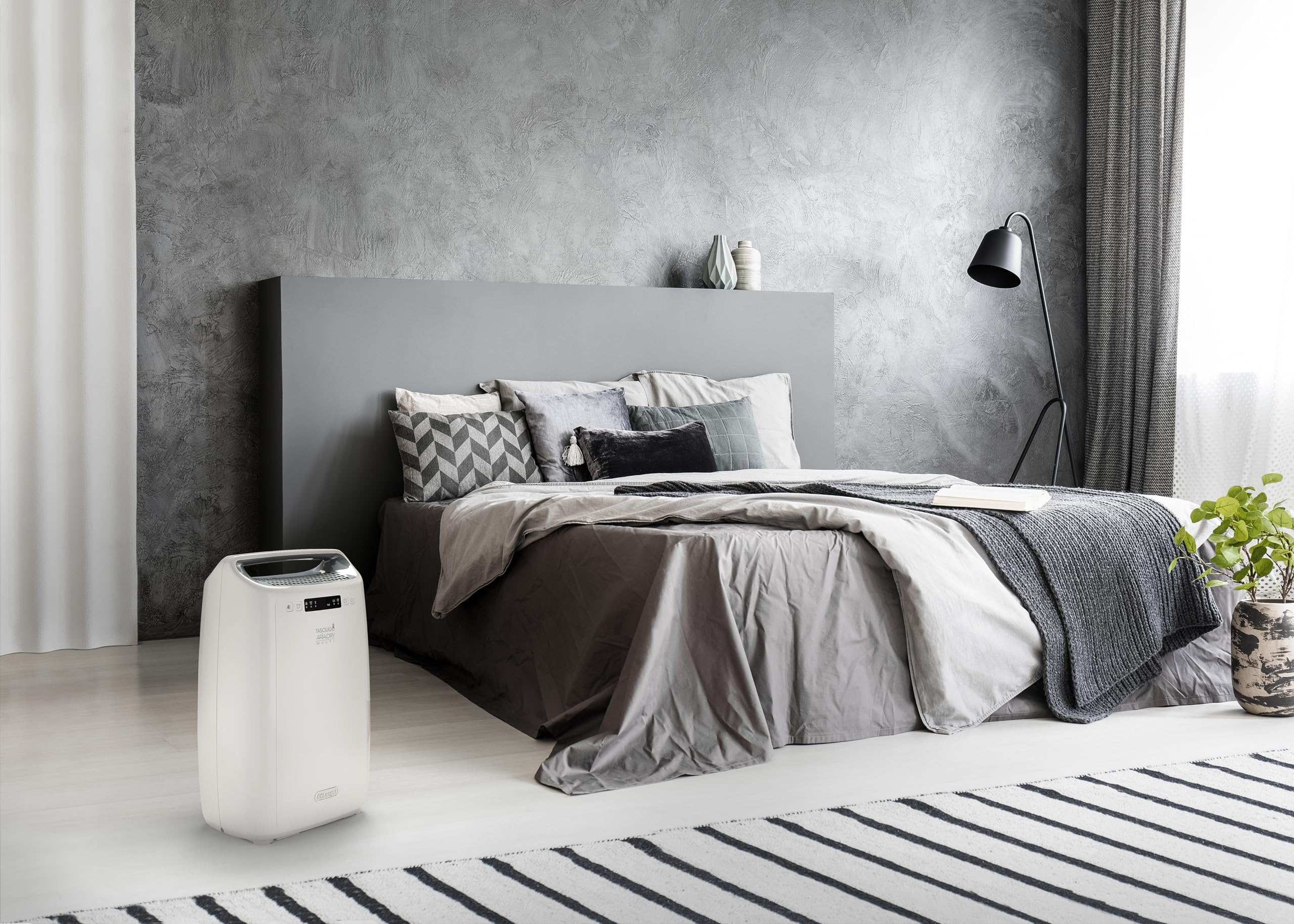 De'Longhi AriaDry DEXD216RF Mehrzweck-Luftentfeuchter, entfernt Feuchtigkeit zu Hause mit Filtration mit 3 Aktionen, Trocknungsfunktion, Luftbefeuchtung 16 l/Tag, R290, abnehmbarer Wassertank, Schwarz