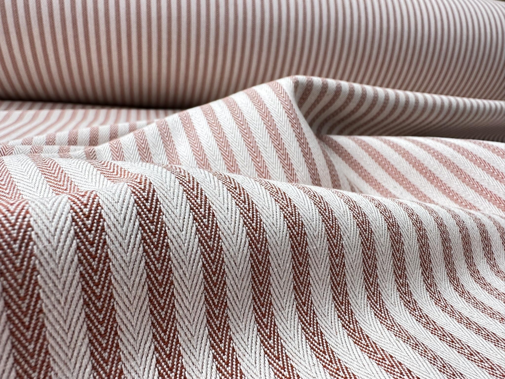 Tissu à chevrons effet lin 5 mm pour coussin à rayures crème pour décoration d'intérieur - 328 cm extra large - Vendu au mètre - Terre cuite