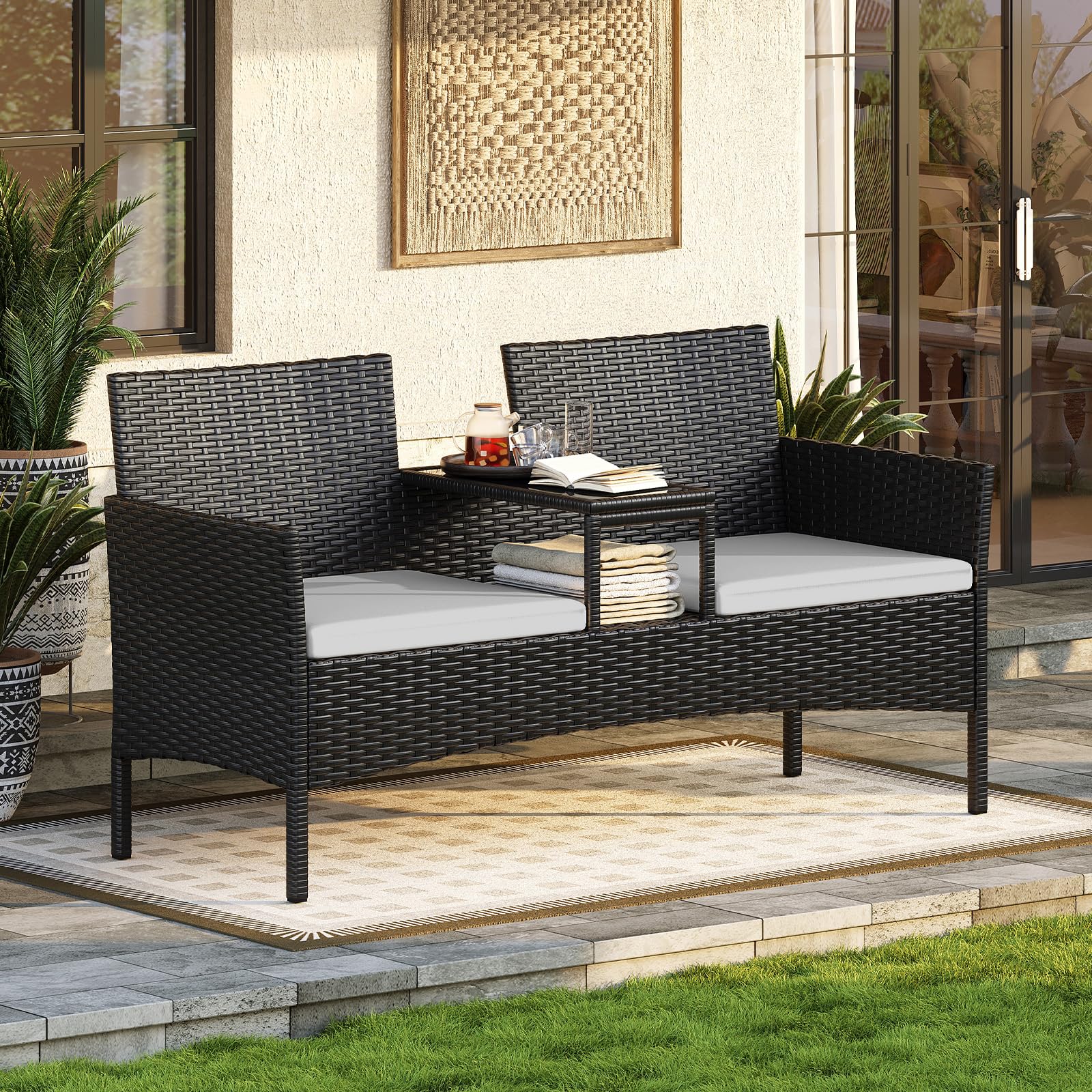 Aoxun Gartenbank 2 Sitzer aus Rattan, extrabreite Outdoor Bank mit seitlichem Beistelltisch, bequemes Balkonmöbel Set mit Kissen und wetterfester Schutzhülle für Garten, Terrasse