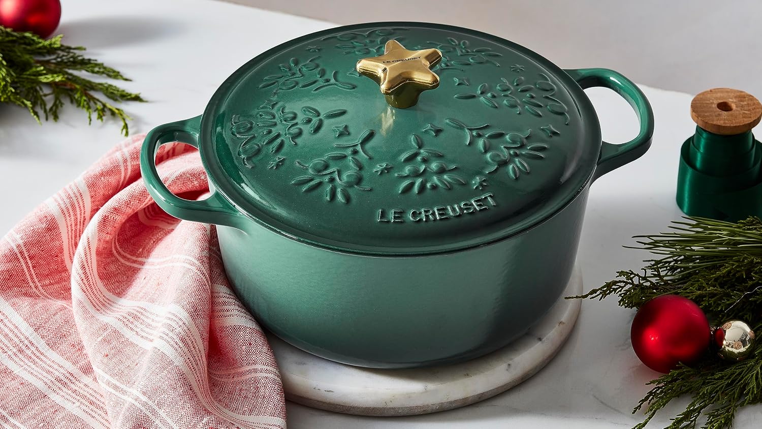 Le Creuset Large Stainless Steel Star Knob, Gold