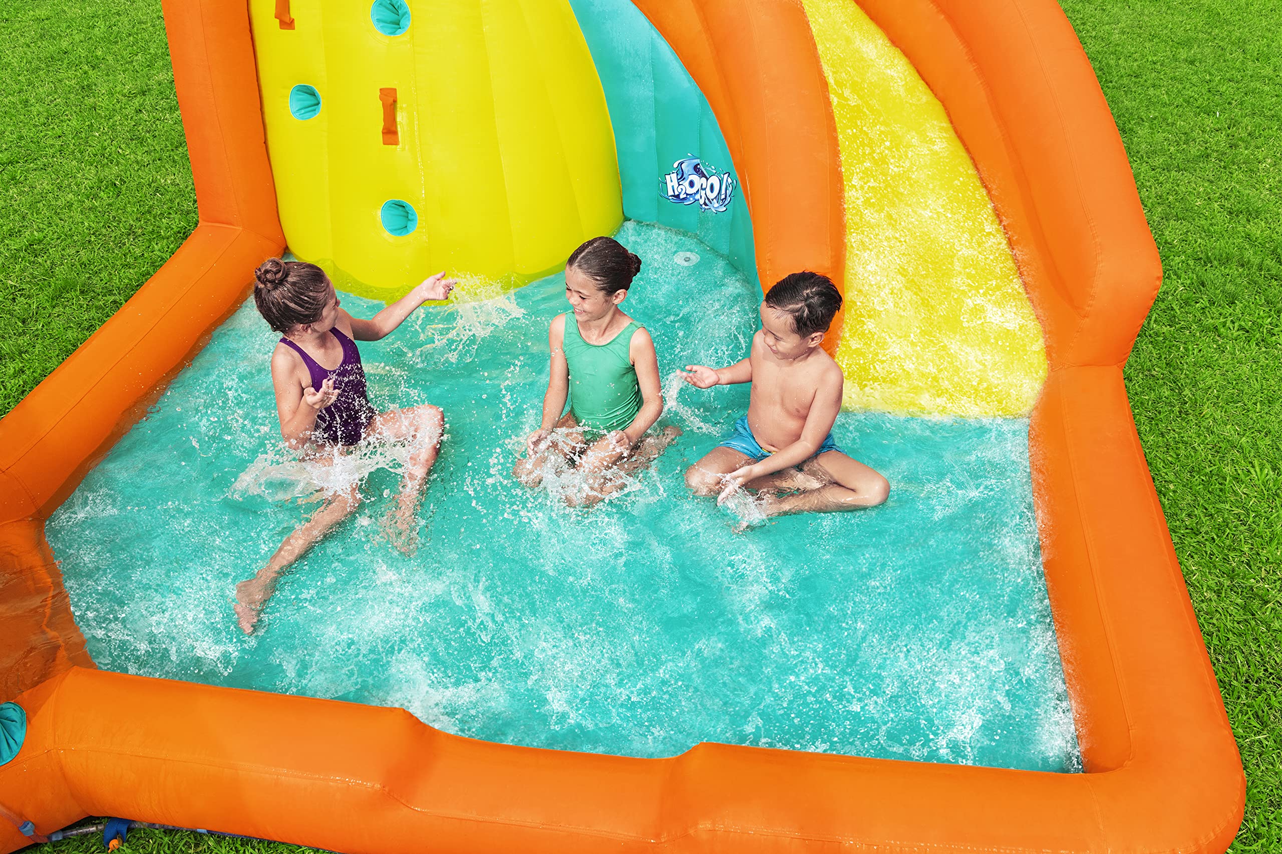 14' x 12'1" x 8'8"/4.26m x 3.69m x 2.64m Canopy Cove MEGA Water Park