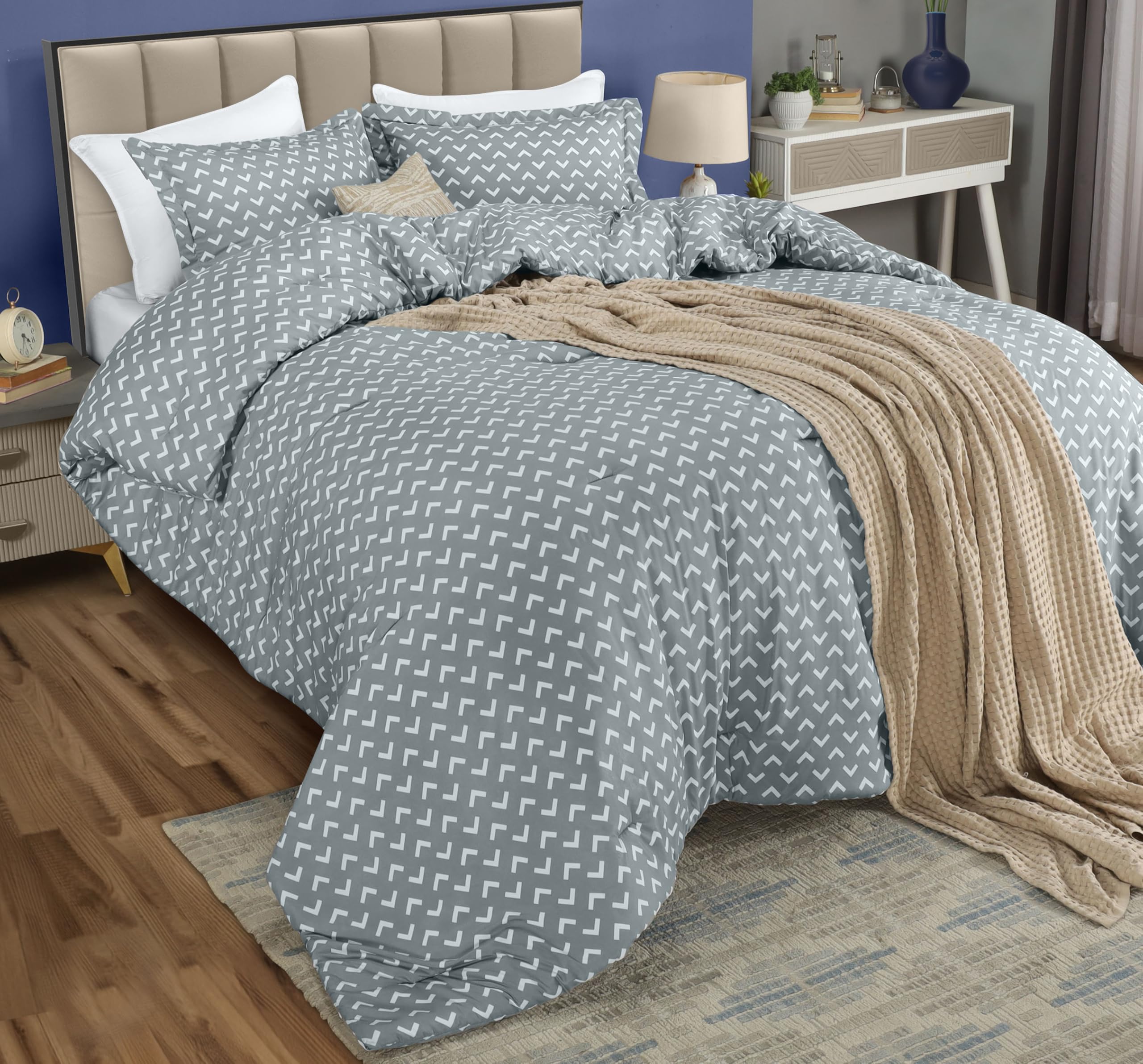 Utopia Bedding King Comforter Set Arrow White, Printed Comforters King Size, 3 Piece Lightweight All Season Down Alternative Bedding Set with 1 Comforter (90 x 102 in) and 2 Pillow Shams (20 x 36 in)