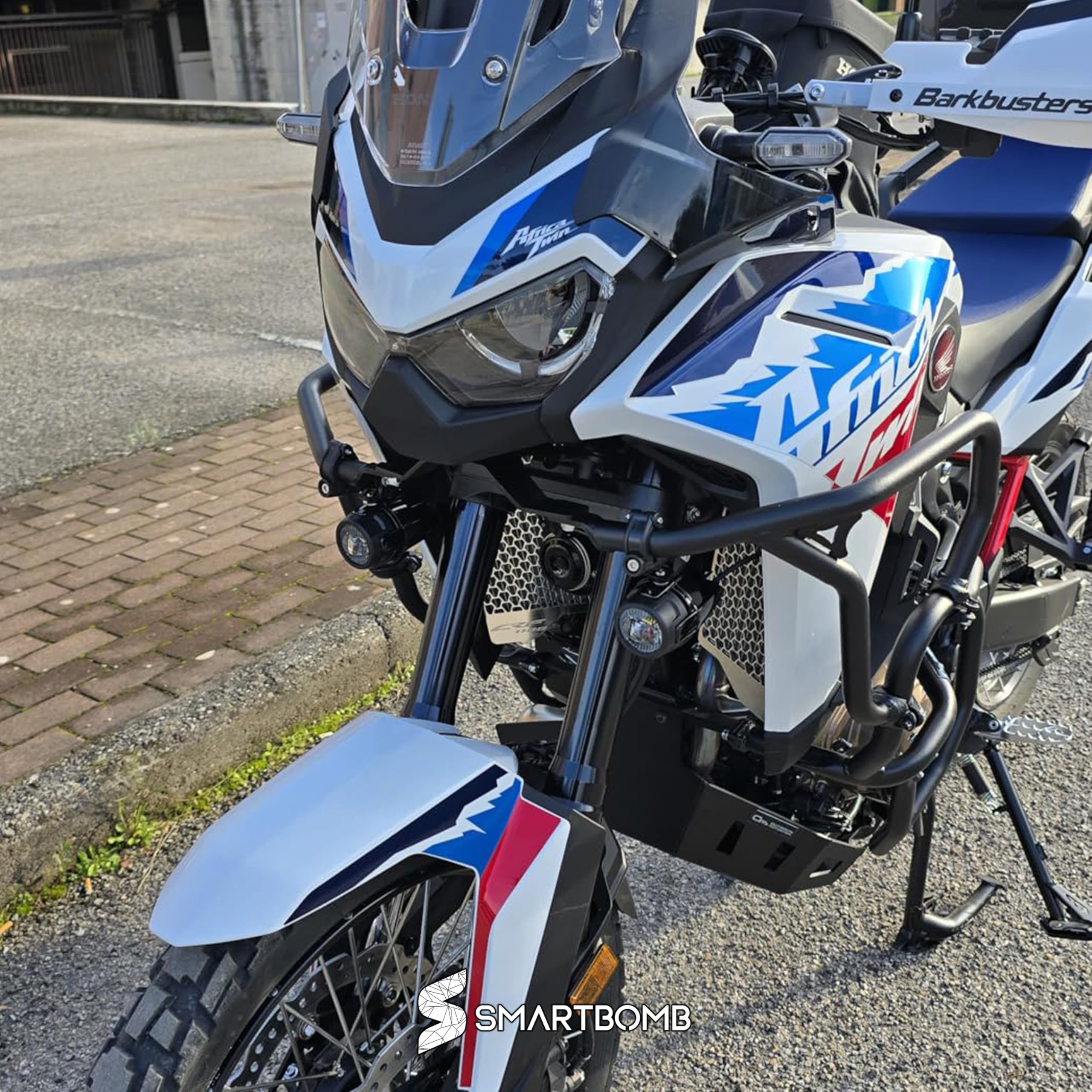 Smartbomb Kit Faretti fendinebbia connettori specifici 40w omologati AFRICA TWIN 1100 + staffe regolabili abs + connettore attivazione