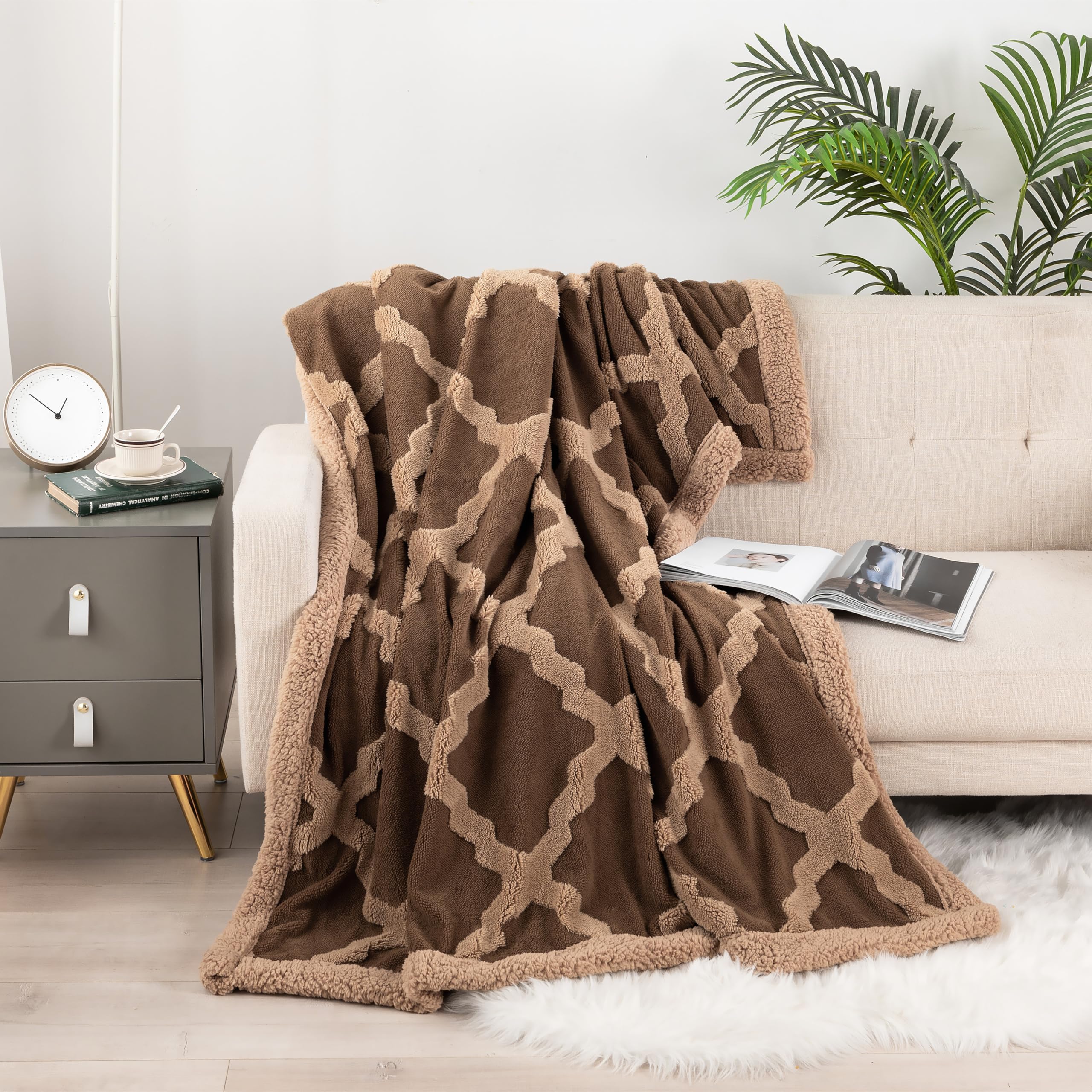 UKELER Geometric Sherpa Throw Blanket - 80x90 Inches, Queen Size, Ultra Soft Light Grey | All-Season Cozy Blanket