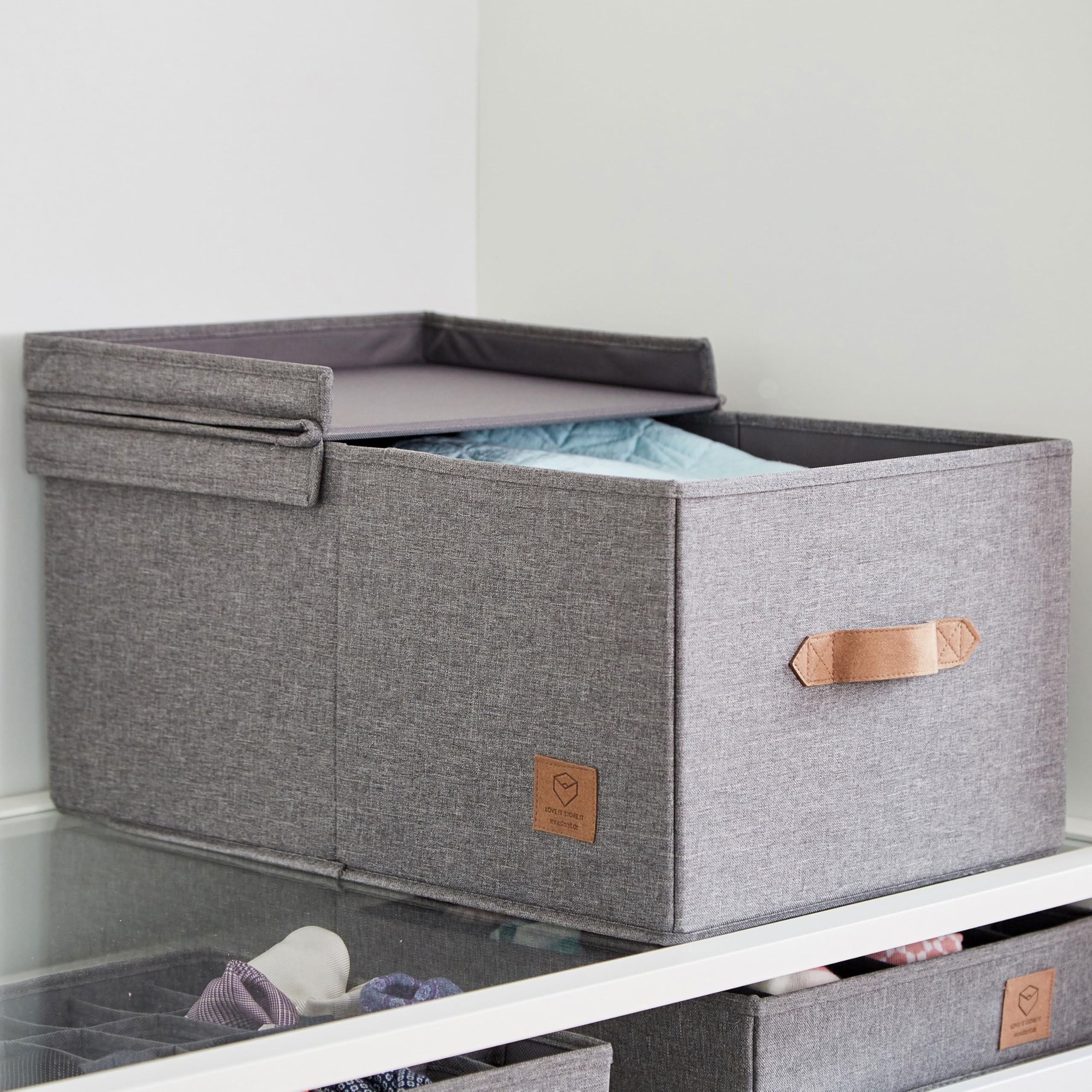 LOVE IT STORE IT Premium Scatola Portaoggetti con Coperchio - Scatole Tessuto di Lino - Rinforzata con Legno - Contenitore Grande e Robusta - Grigio - 33x50x24 cm