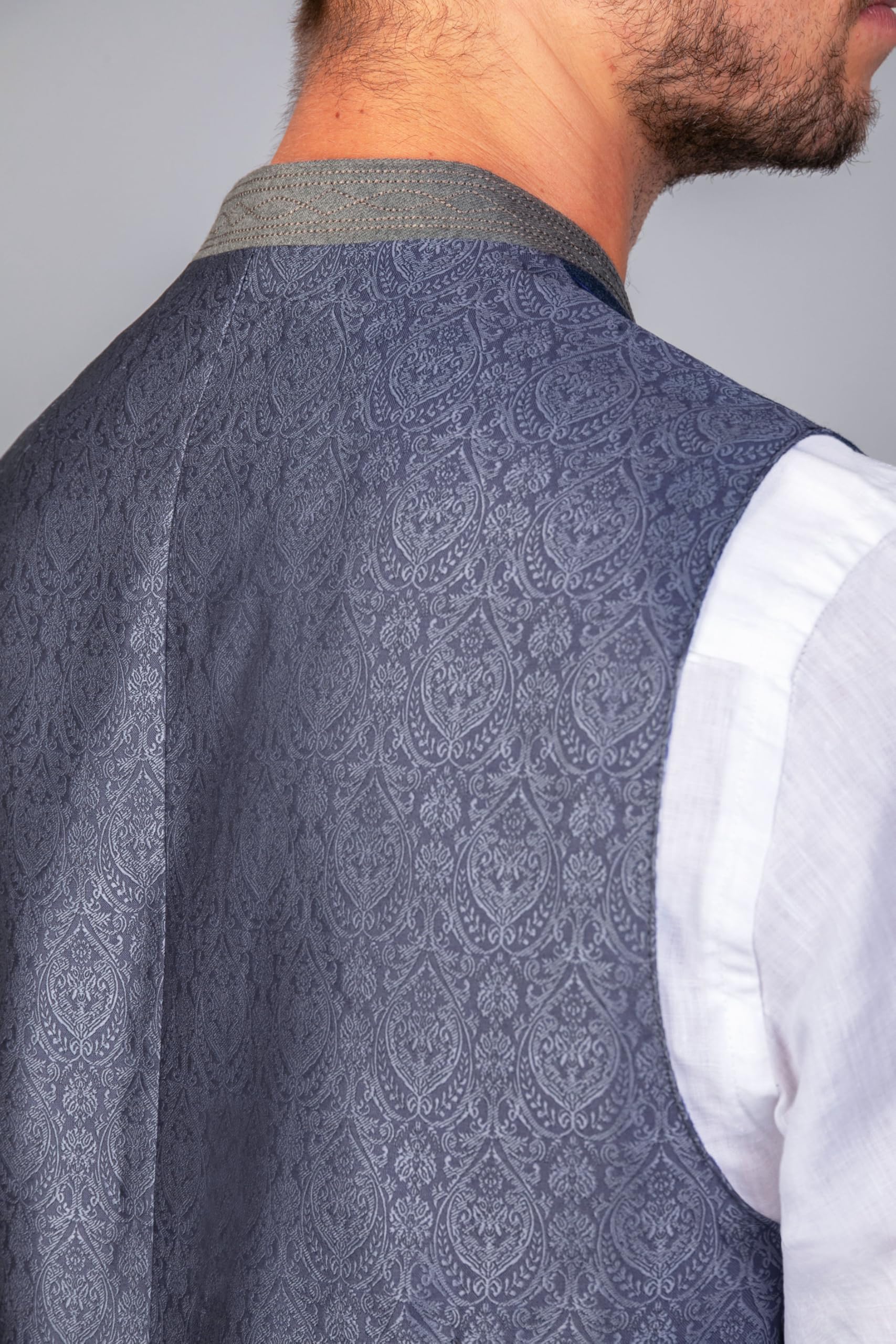 Edelnice Trachtenmode elegante Trachten Weste Christian aus Wolle in grau Gr. 46-62