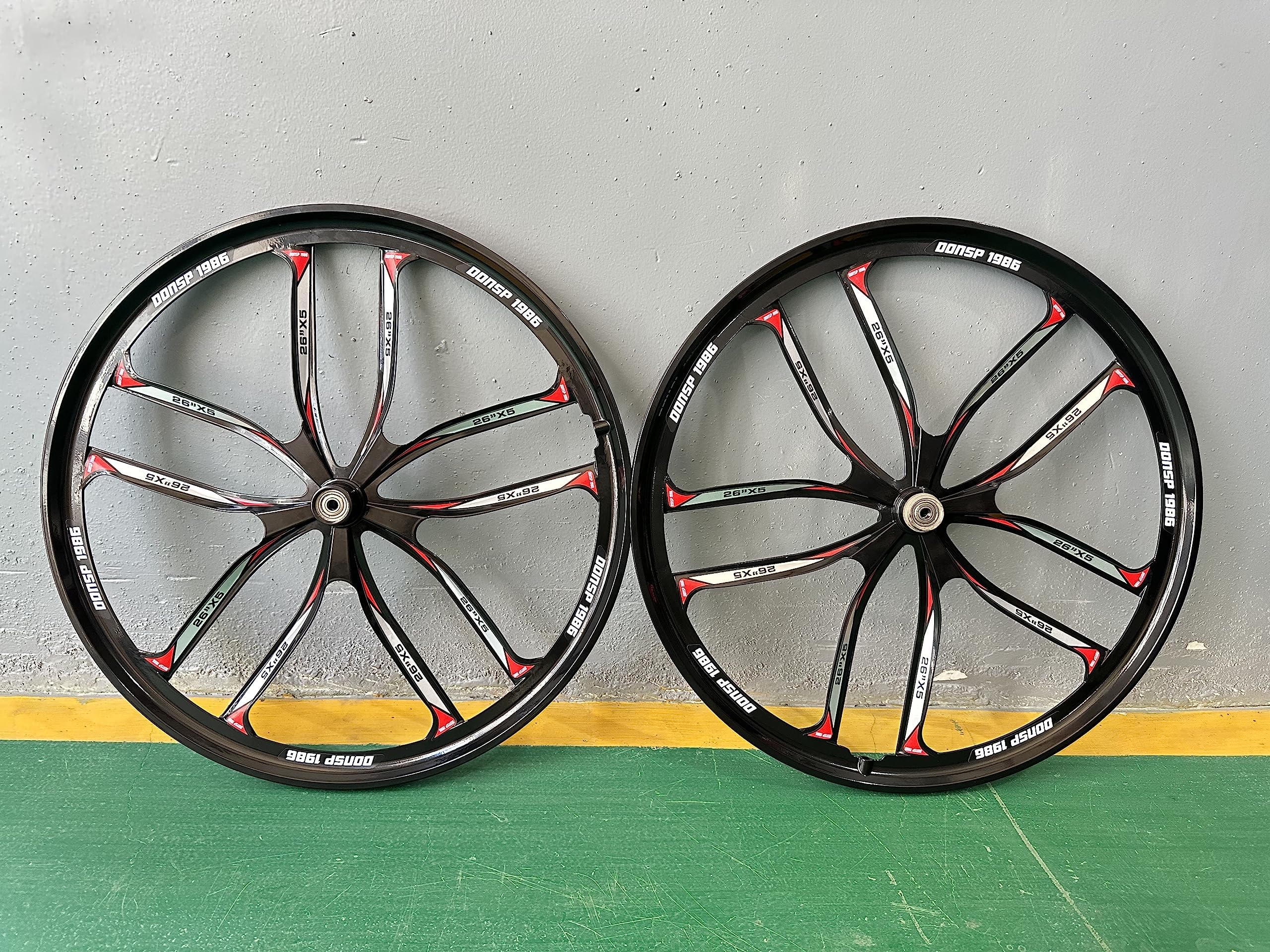 26 Zoll 10-Speichen-Mag-Wheel Set Felgen vorne & hinten 100 x 135 mm für 7/8/9s Freilauf, Magnesium Fahrrad-Räder (schwarz) Scheibenbremse für Beach Cruiser, MTB Rennrad Sport & Freizeit