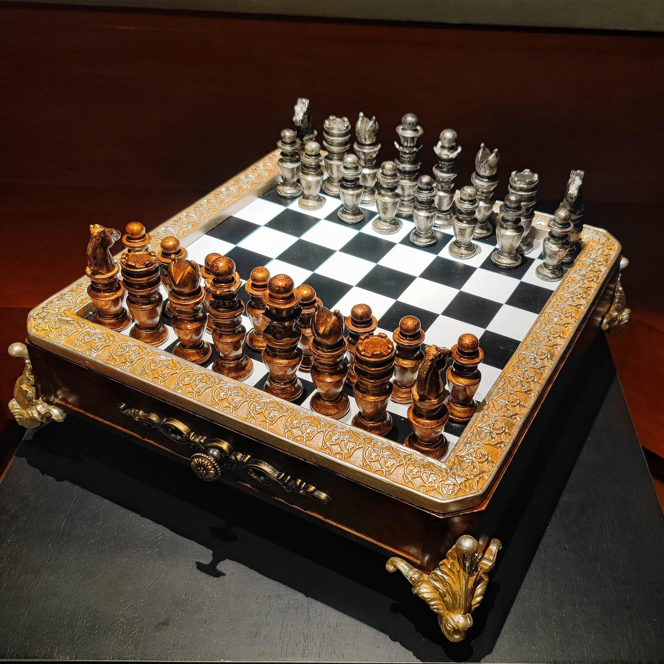 - Luxury Vintage Resin Chess Set with18.5''Board Retro European Classical International Chess Game,Collectible Chessboard with Detailed Bronze & Silver Pieces, Elegant Table Decor Gifts