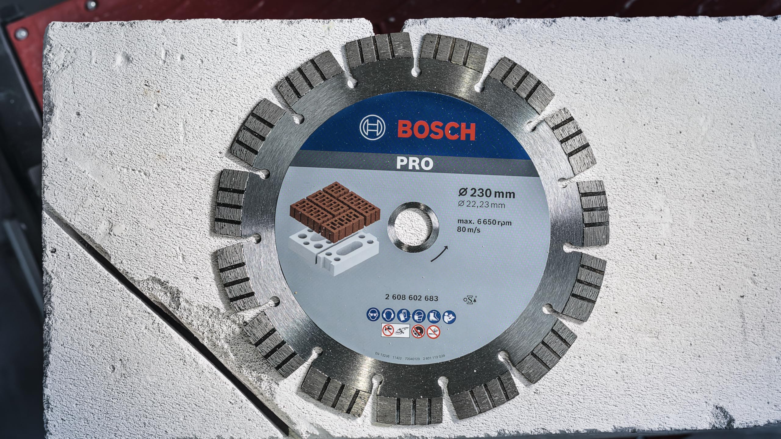 Bosch Professional Diamentowa tarcza tnąca Best for Abrasive (do materiałów abrazyjnych, 180 x 22,23 x 2,4 x 12 mm, Akcesoria małych szlifierek kątowych)
