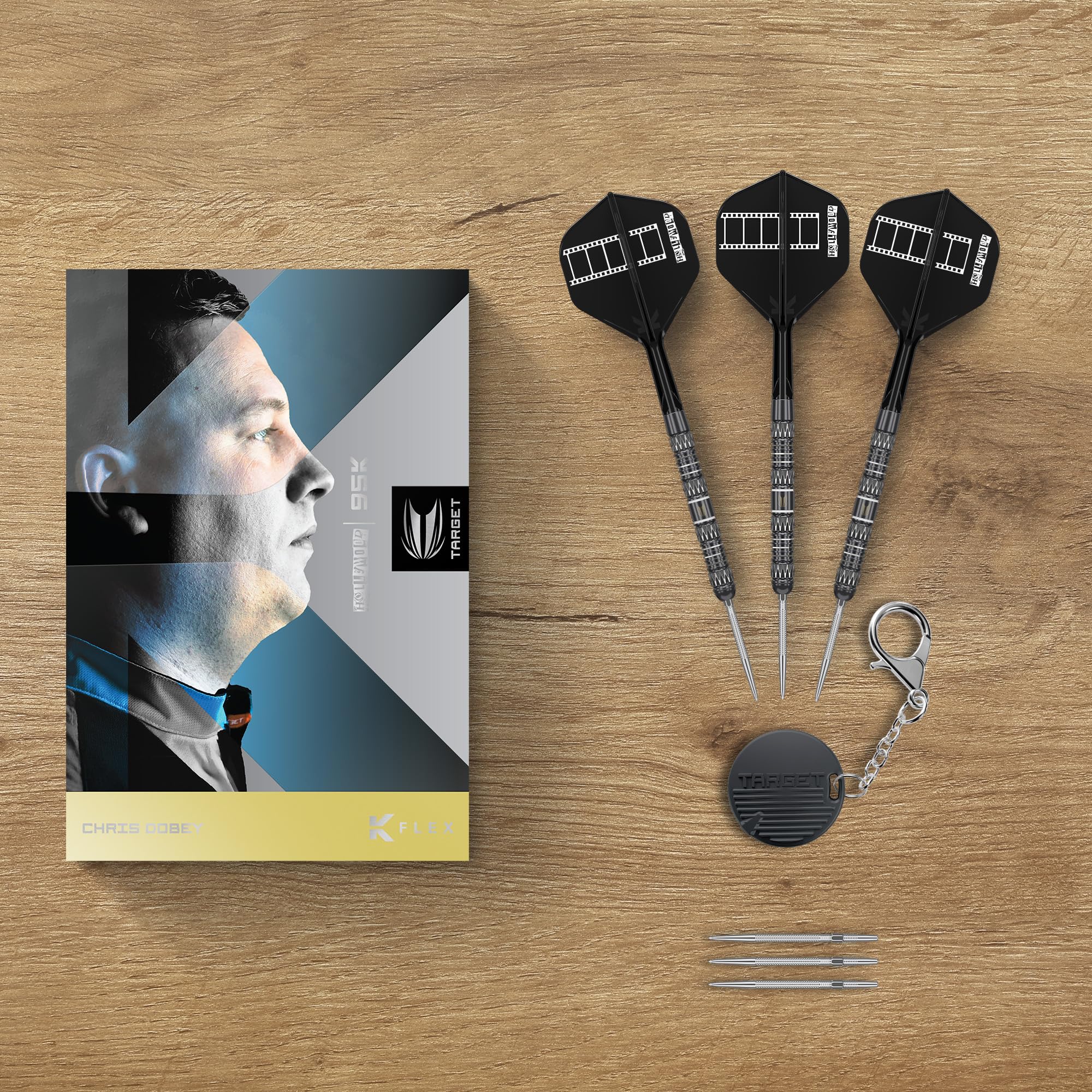 Target Darts Chris Dobey Pointe en Acier 95K Fléchettes Set, 22G/23G/24G, Flights et Shafts K-Flex N° 2, Pointes Swiss GRD Silver et Outil SP Inclus | Jeux de Fléchettes Professionnels Player Edition