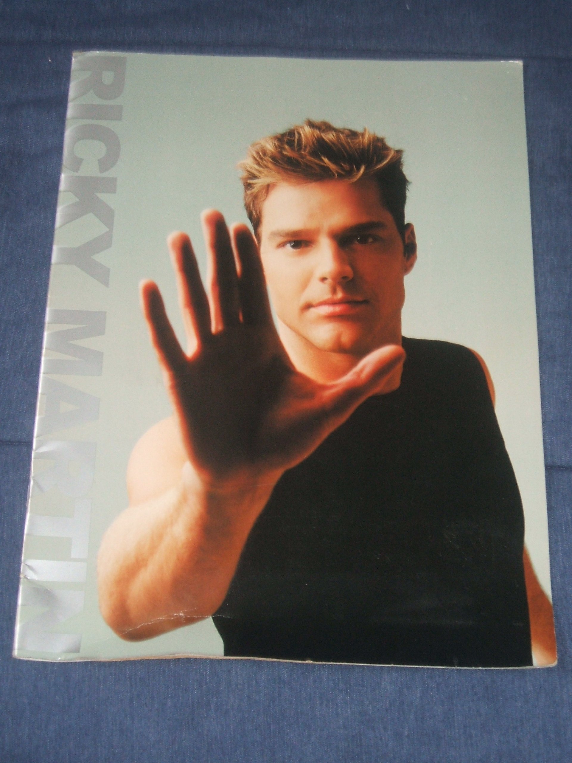 Ricky Martin 2000 Livin La Vida Loca tour UNWORN XL vintage Concert T-Shirt