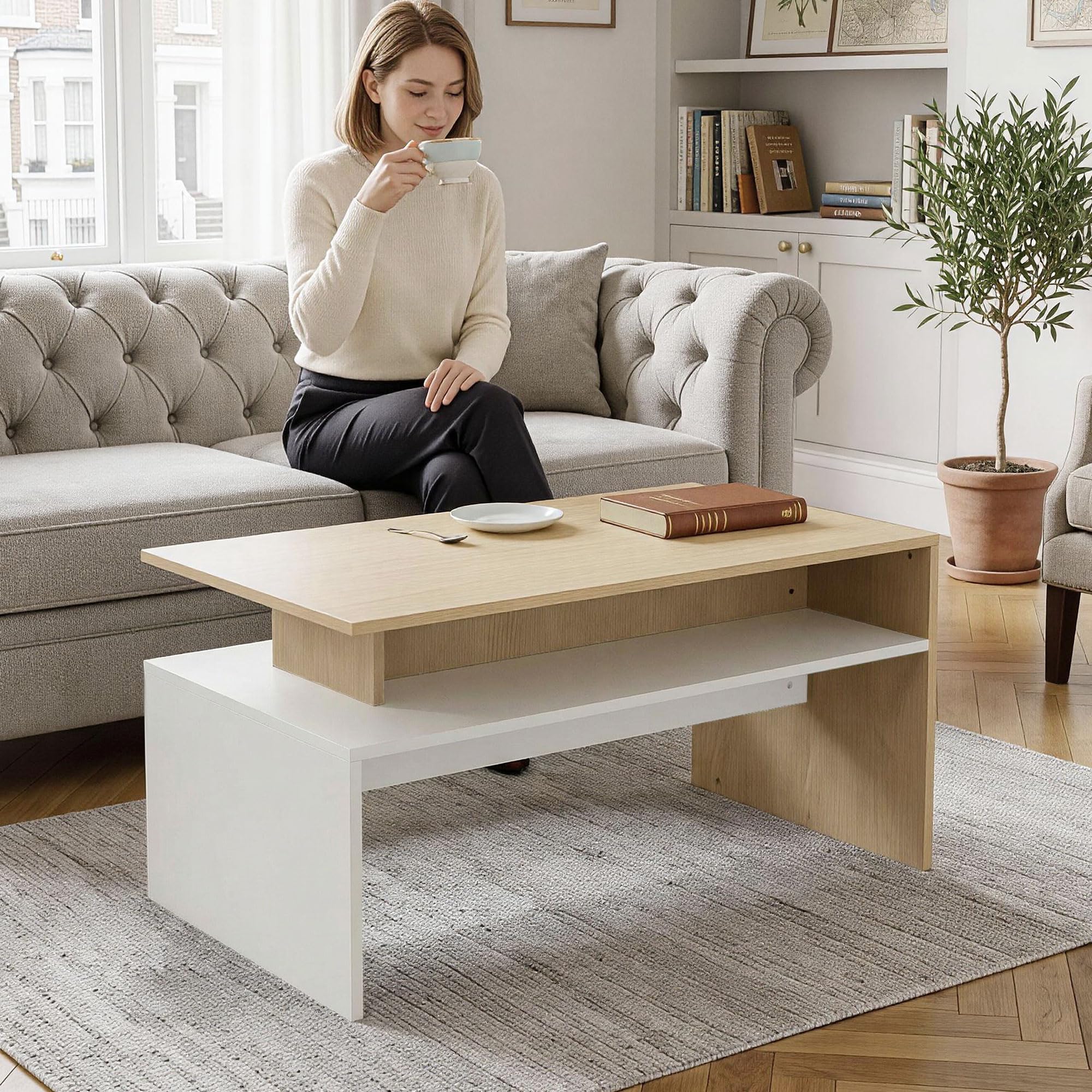 HOMCOM Tavolino da Caffè, Tavolino Salotto Moderno Bicolore con Mensola Sfalsata, Tavolo Soggiorno per Casa Ufficio, 95 x 55 cm, Legno Naturale e Bianco