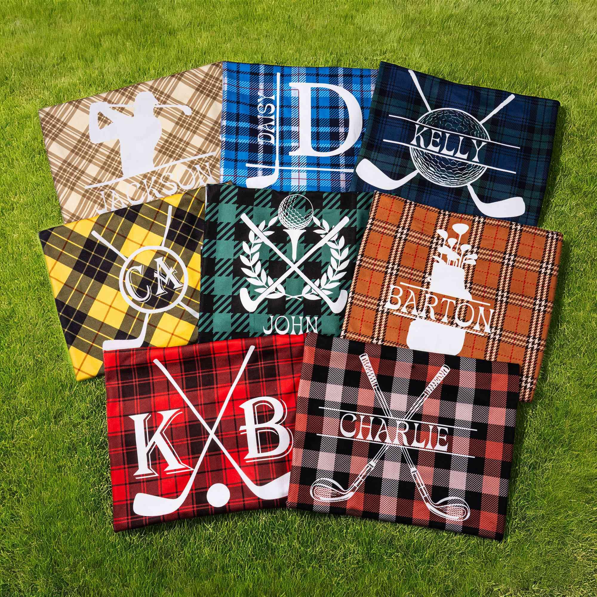 Personalisierter Golfschläger-Kranz-Sitzbezug im Karomuster für Golfwagen mit Namen und Initialen –Individuelle Sitzbezüge für Golfwagen, Golfplatz-Zubehör, für Golfer und Country Clubs 130 cm × 80 cm