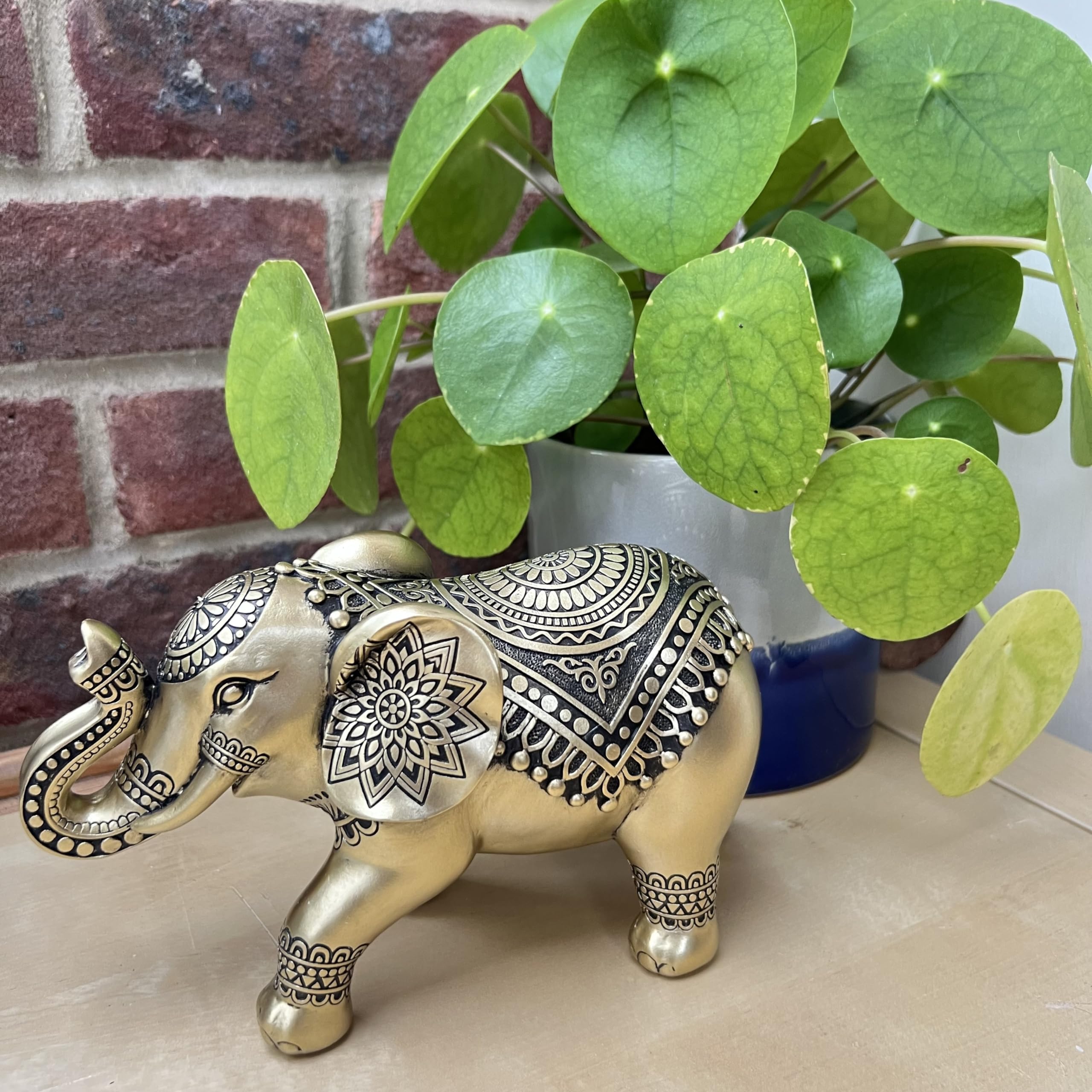 Thorness Exquisite Golden Elephant Statue: Elegant Ornament in Brilliant Gold Hue - Perfect for Home Decor - Image 2