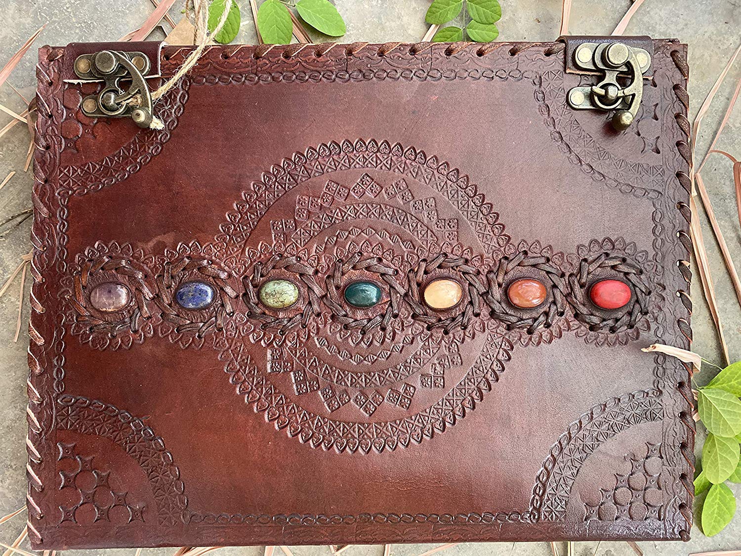 Vintage Fashion Leather Diary Handmade Paper Notebook Journal For Writing Notes Gifts And Memories Girl Boy Men Women Embossed With Metal Lock, 200 Pages 4