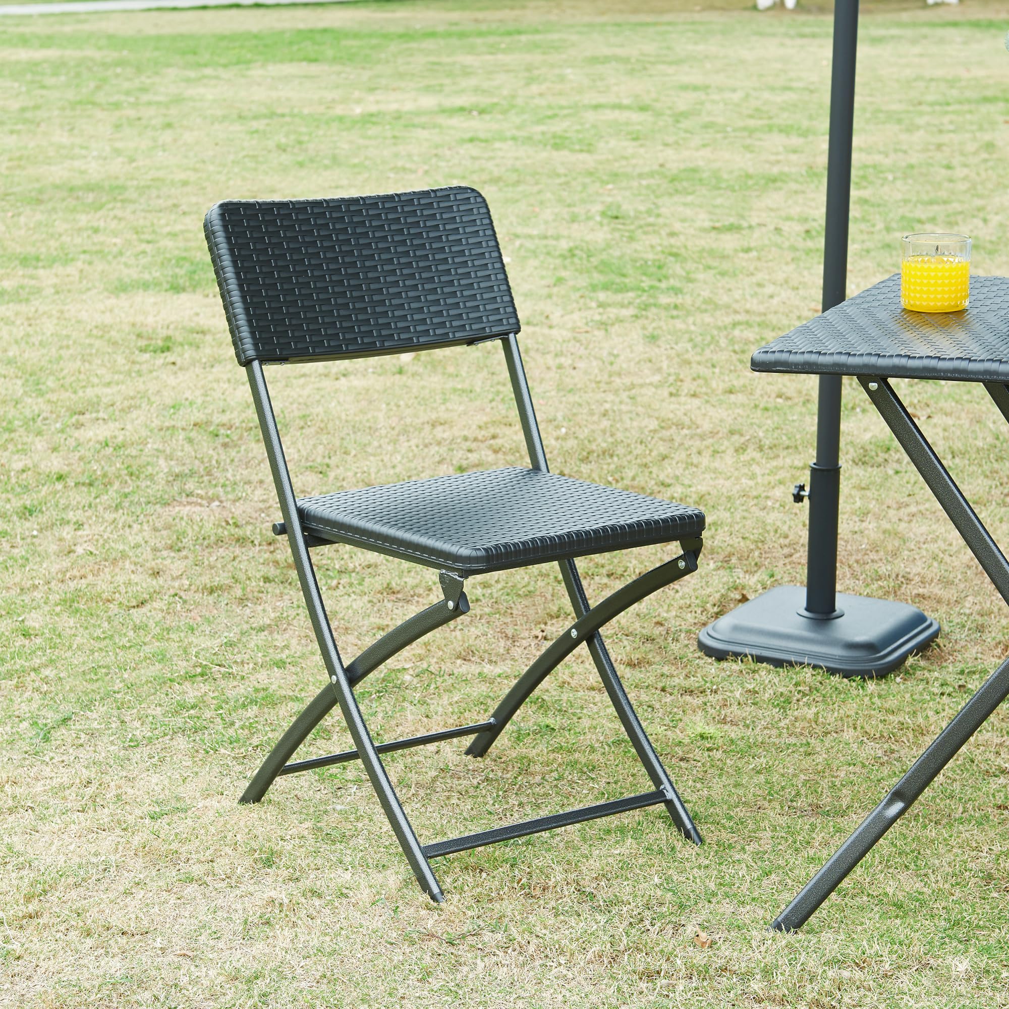 [en.casa] Lot de 2 Chaises Pliantes Extérieur pour Camping Jardin Terrasse Balcon Pêche Plage Ensemble de 2 Chaises Confortables Robustes Résistantes Métal Plastique 81 x 45 x 58 cm Effet Rotin Noir