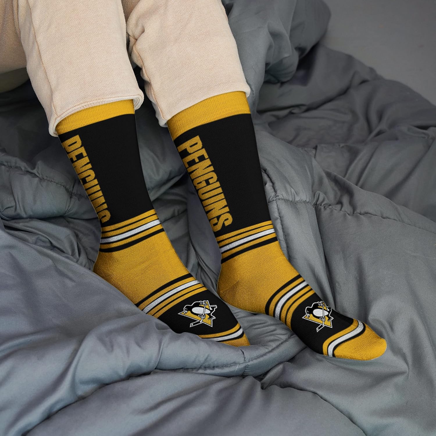 For Bare Feet NHL unisex-adult Go Team Dress Crew Sock