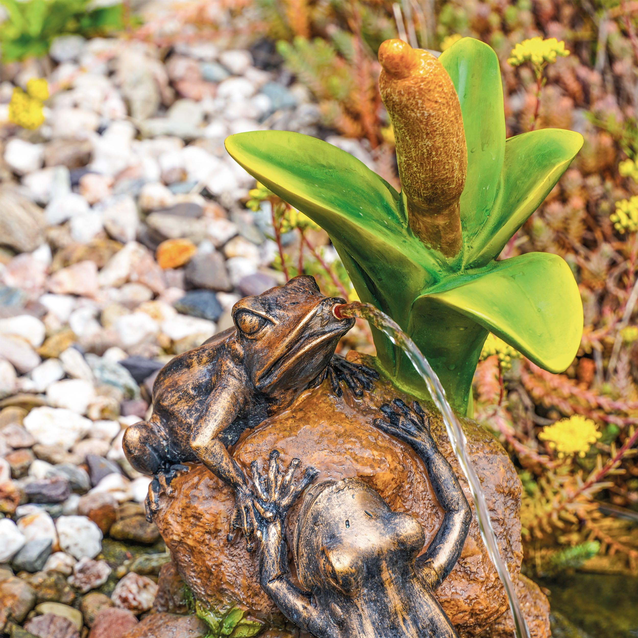 Esotec Solar Wasserspeier Komplettset, Wasserspiel für Gartenteich, Froschpaar auf Steinen, Vogeltränke, Vogelbad, Gartenbrunnen mit Solarpumpe 101662