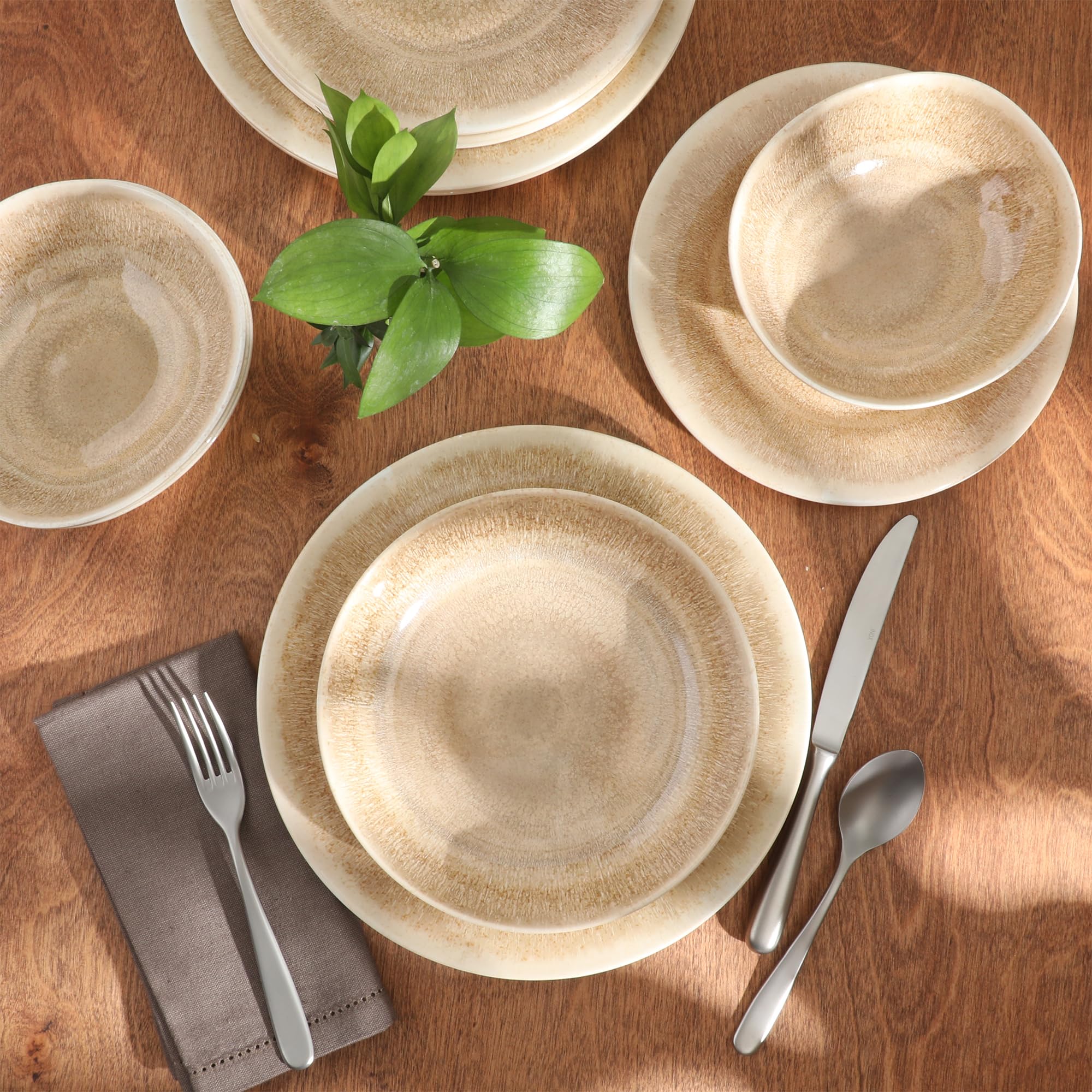 Gibson Home Casper Court - Juego de vajilla de melamina de 16 piezas, color beige, con aspecto de esmalte reactivo, vajilla para 4, apta para lavavajillas, servicio diario