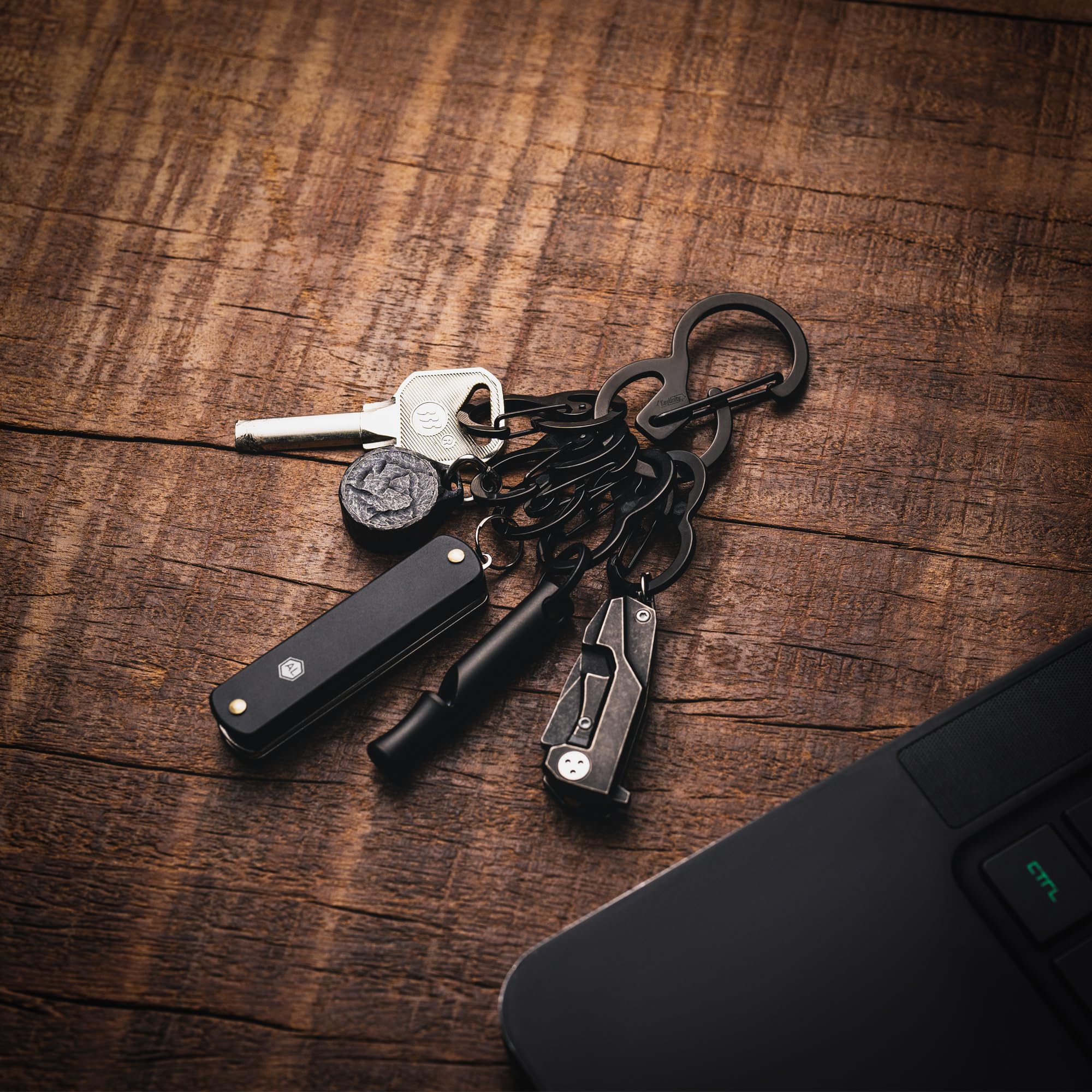 Portachiavi Multiuso 7 In 1 Acciaio Inox - Cacciavite, Apribottiglie, Righello - Moschettone Sgancio Rapido - Foto 7