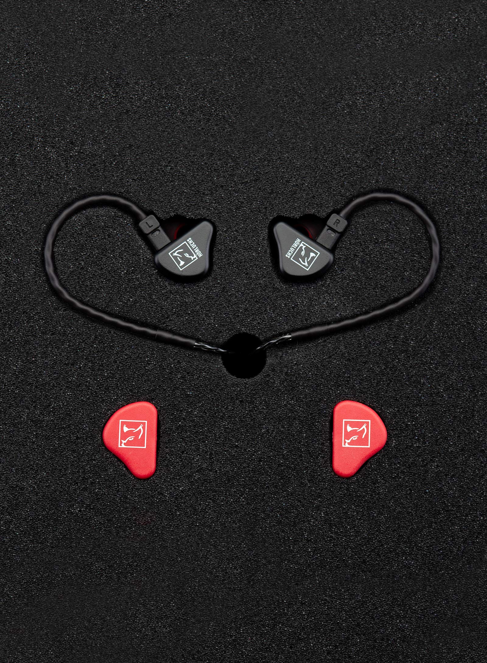 HL1010 In-Ear Kopfhörer, dynamischer Treiber bassverstärkt, ergonomische Bauform mit 2-Pin-Wechselkabel und verschiedenen Domes - Schwarz