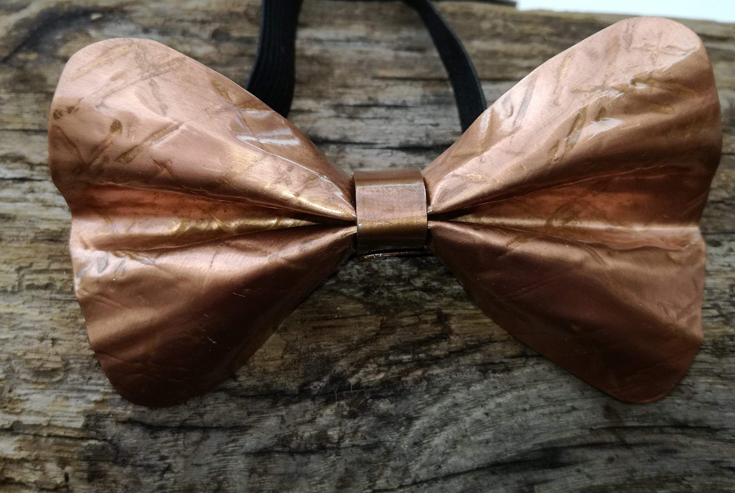papillon in rame, realizzato a mano in metallo. Rame martellato effetto tessuto