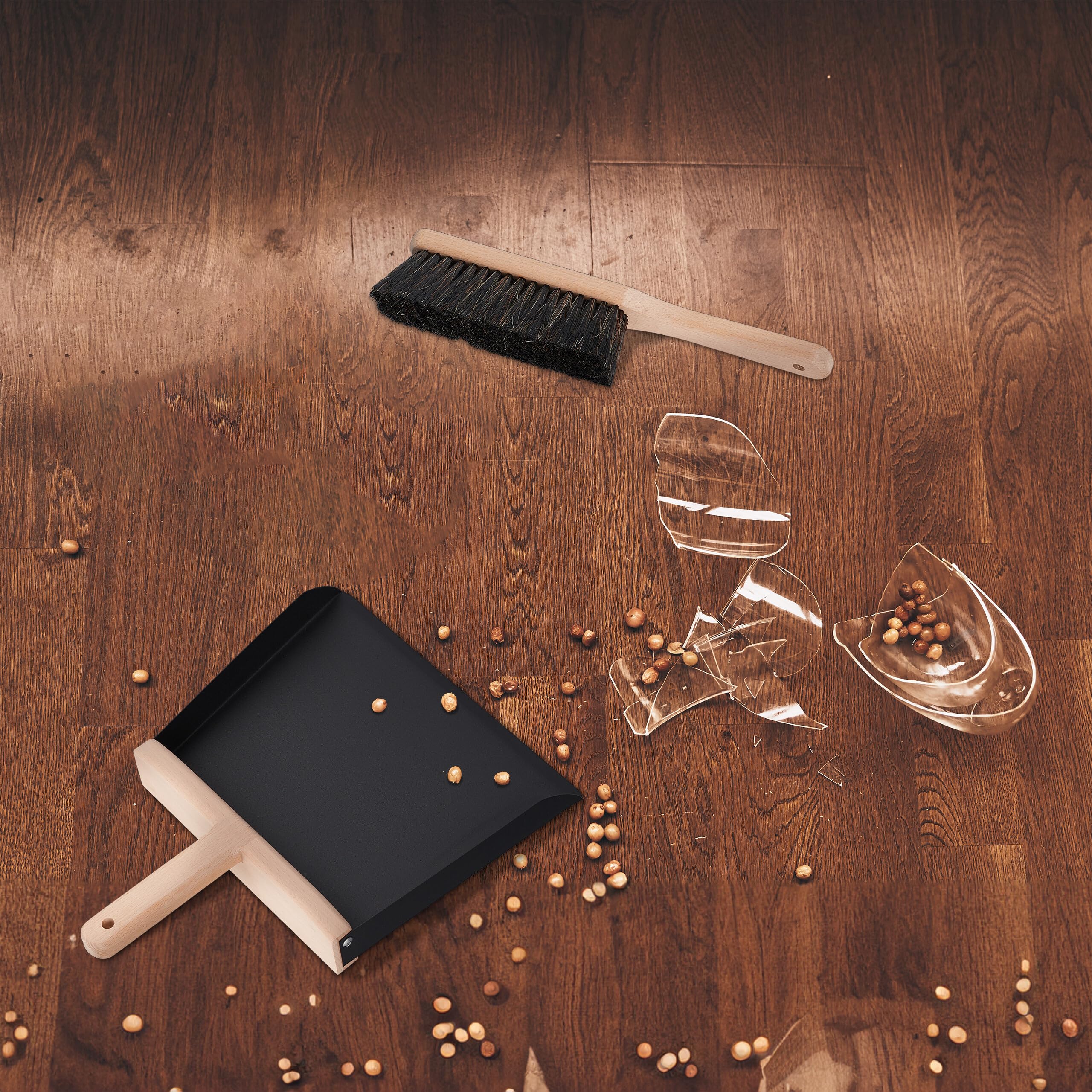 Relaxdays Set per Spazzare, Scopetta e Paletta Raccogli Briciole in Cucina, da Appendere, Ferro e Legno, Nero Marrone