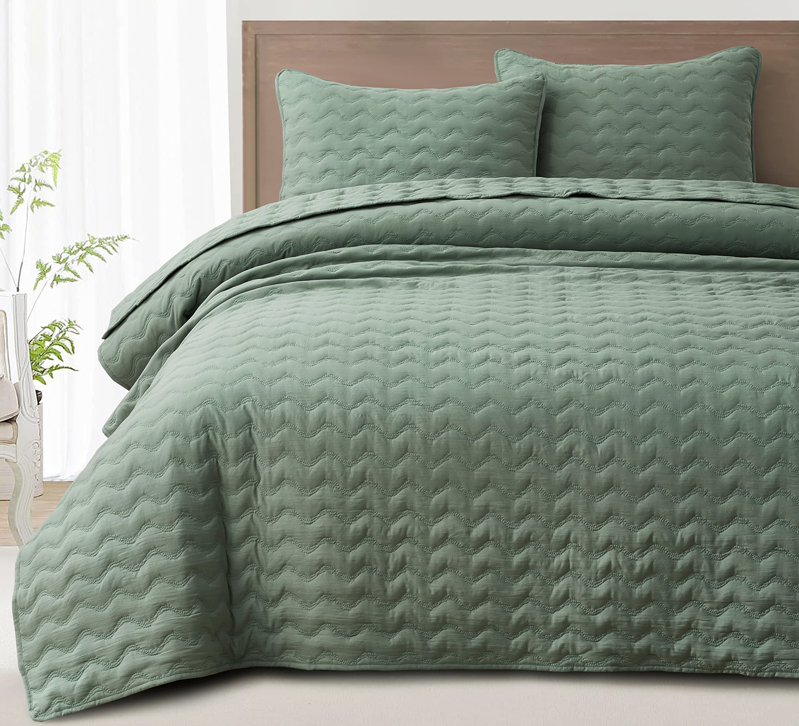 Chezmoi CollectionDestiny 3-Piece Sage King Size Quilt Set - Stone-Washed Soft Microfiber Lightweight Quilted Bedspread Coverlet Set for All Seasons Wavy Line Stitching