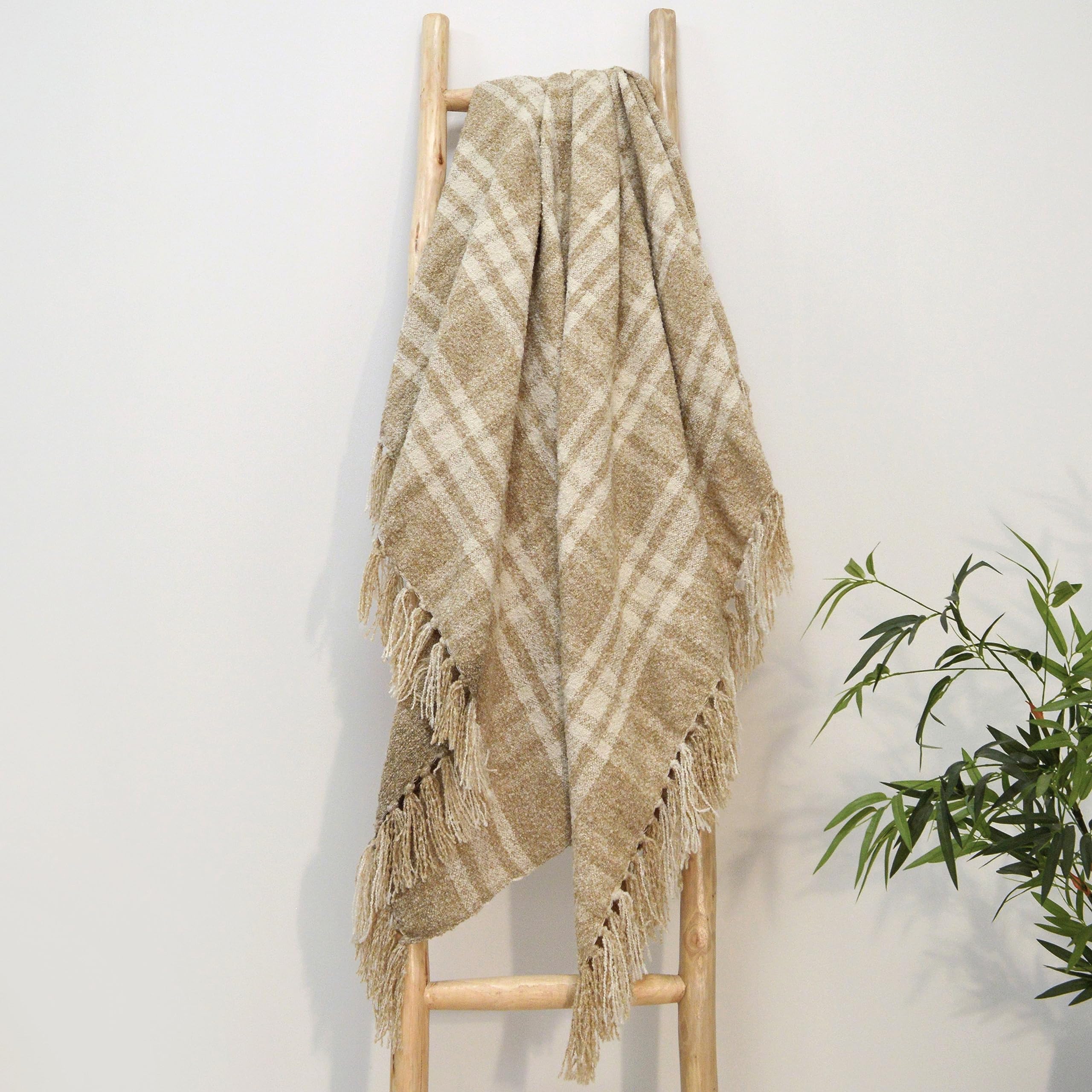 Luxury Chenille Beige Tartan Throw Blanket – 100% Recycled Polyester Checked Sofa Throw with Tasselled Fringe Extra Large Blanket (150 x 200cm)