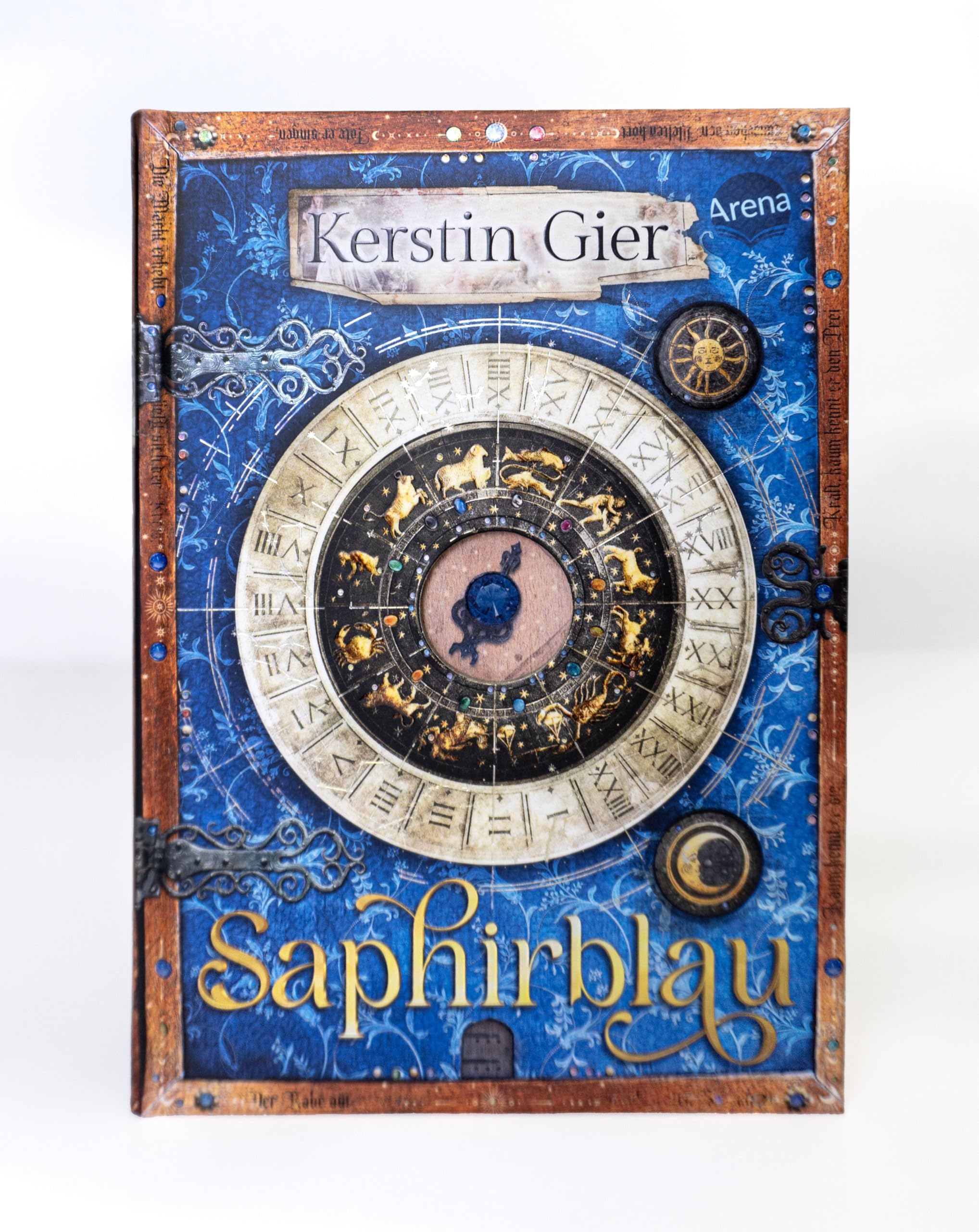 Liebe geht durch alle Zeiten (2). Saphirblau: Der zweite Band der wunderschön gestalteten Zeitreise-Edition der Edelstein-Trilogie von Gwendolyn und ... Gier - mit Farbschnitt in der 1. Auflage