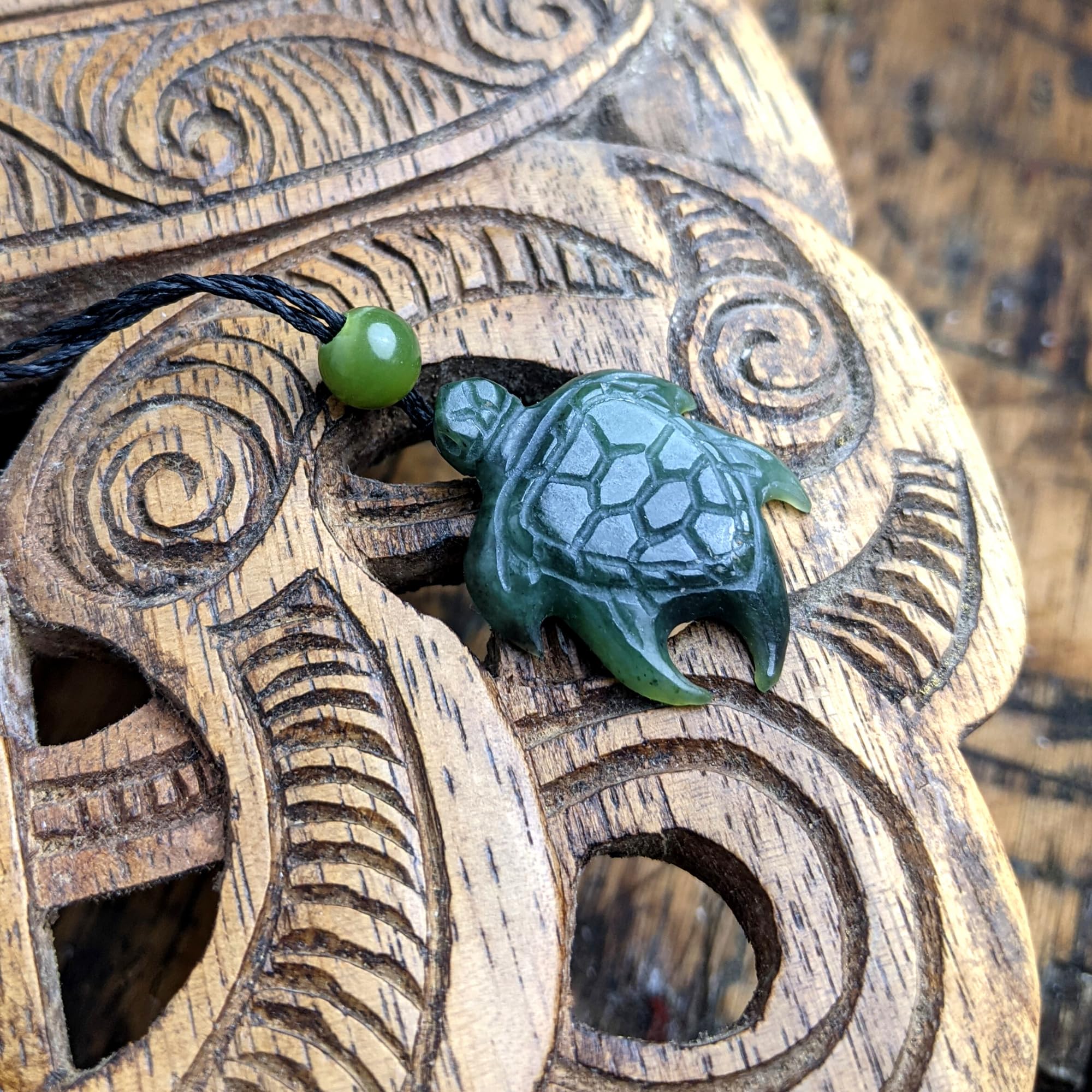81stgeneration Collana con Ciondolo a Forma di Tartaruga in Giada Nefrite | Collana in Corda in Stile Maori per Donna | Gioielli da Uomo in Pietra Verde Naturale con Vita Marina